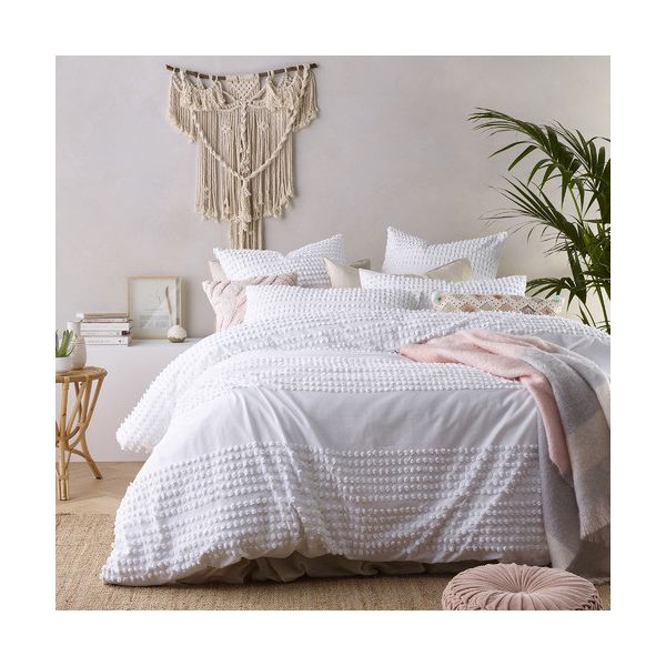 V107-77744-200503-00 Betty White Quilt Cover by Vintage Design Homeware Queen - Image 1