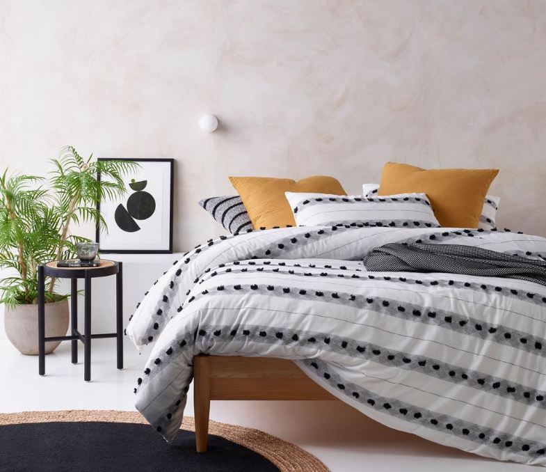 V107-90019-200599-00 Serapian Black White Quilt Cover by Vintage Design Homeware Queen - Image 1