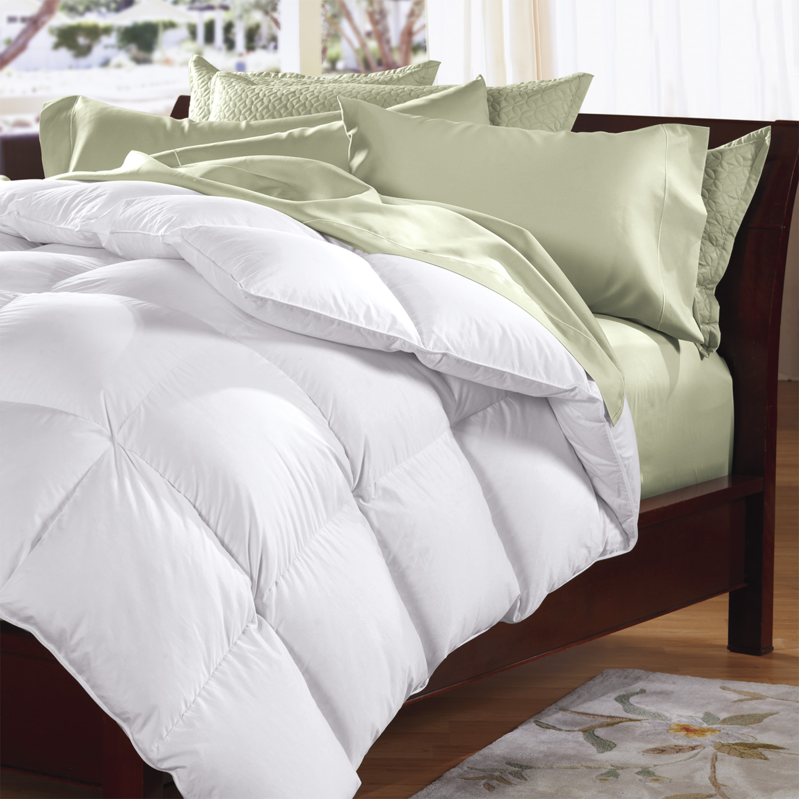 V107-SH322295-195910-00 550 GSM Bed Australian Pure Merino Wool Quilt by Renee Taylor King - Image 1