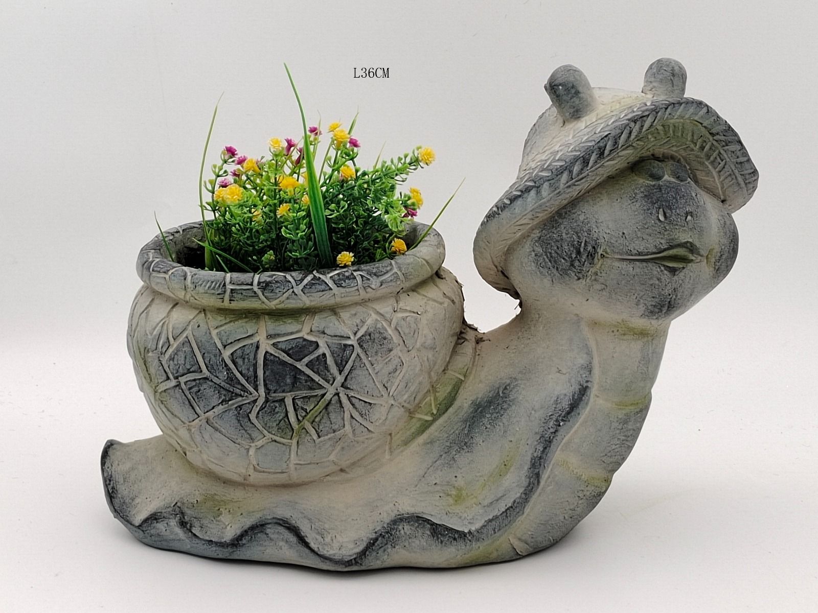 V231-MP-034-202506031240-00 Snail with pot Planter - Image 1