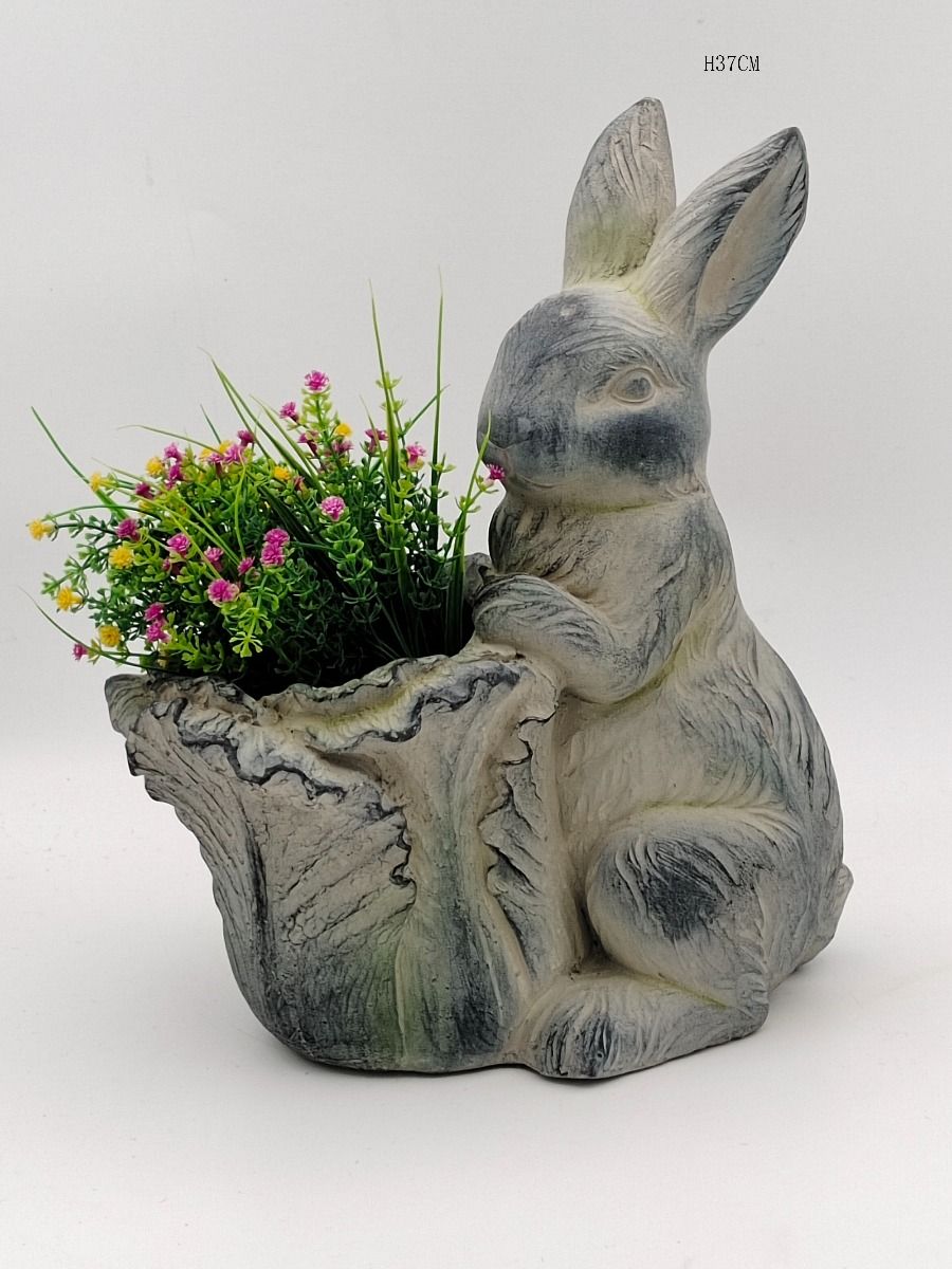 V231-MP-062-202506031255-00 Peter Rabbit Planter - Image 1