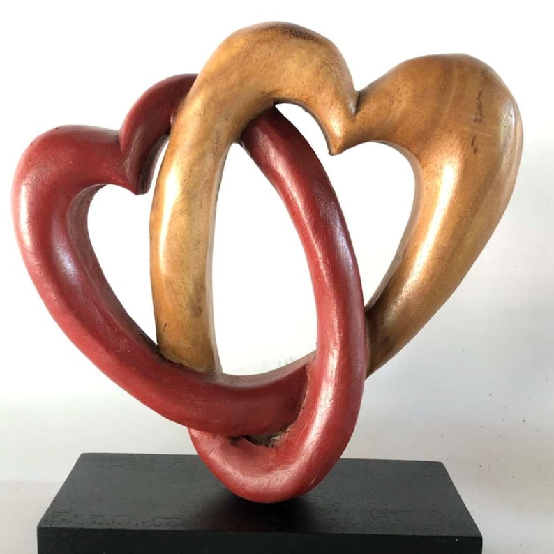 V277-LAYA_THAILAND_HAERT_RED_40599-84351-00 Heart Love Wood Carving Wood Sculpture Acacia Wooden Statue Heart in red 22cm - Image 1