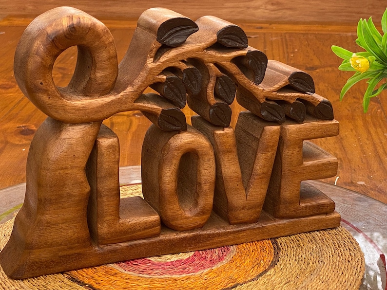 V277-MDGWCLWD1-190260-00 Mothers day gift Wooden carved LOVE words decoration 33 cm long - Image 1