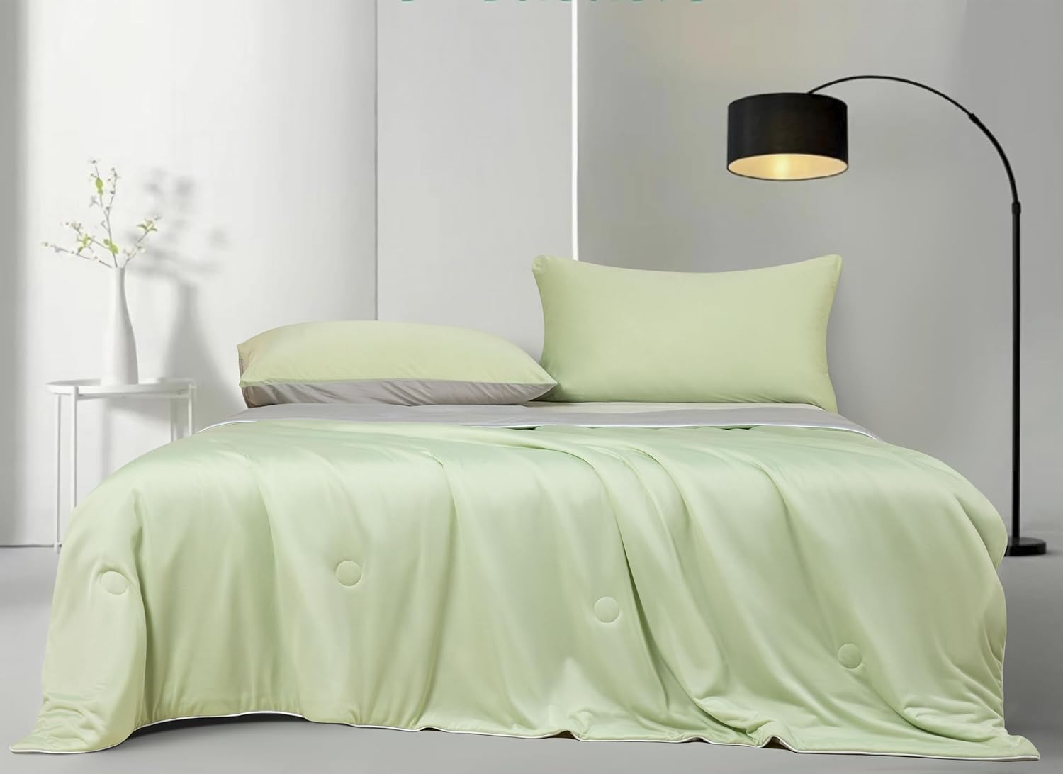 V439-CQUCOOLGREEN-210879-00 Ice Cooling Reversible Summer Comforter Blanket (Green and Grey, Queen/King) - Image 1