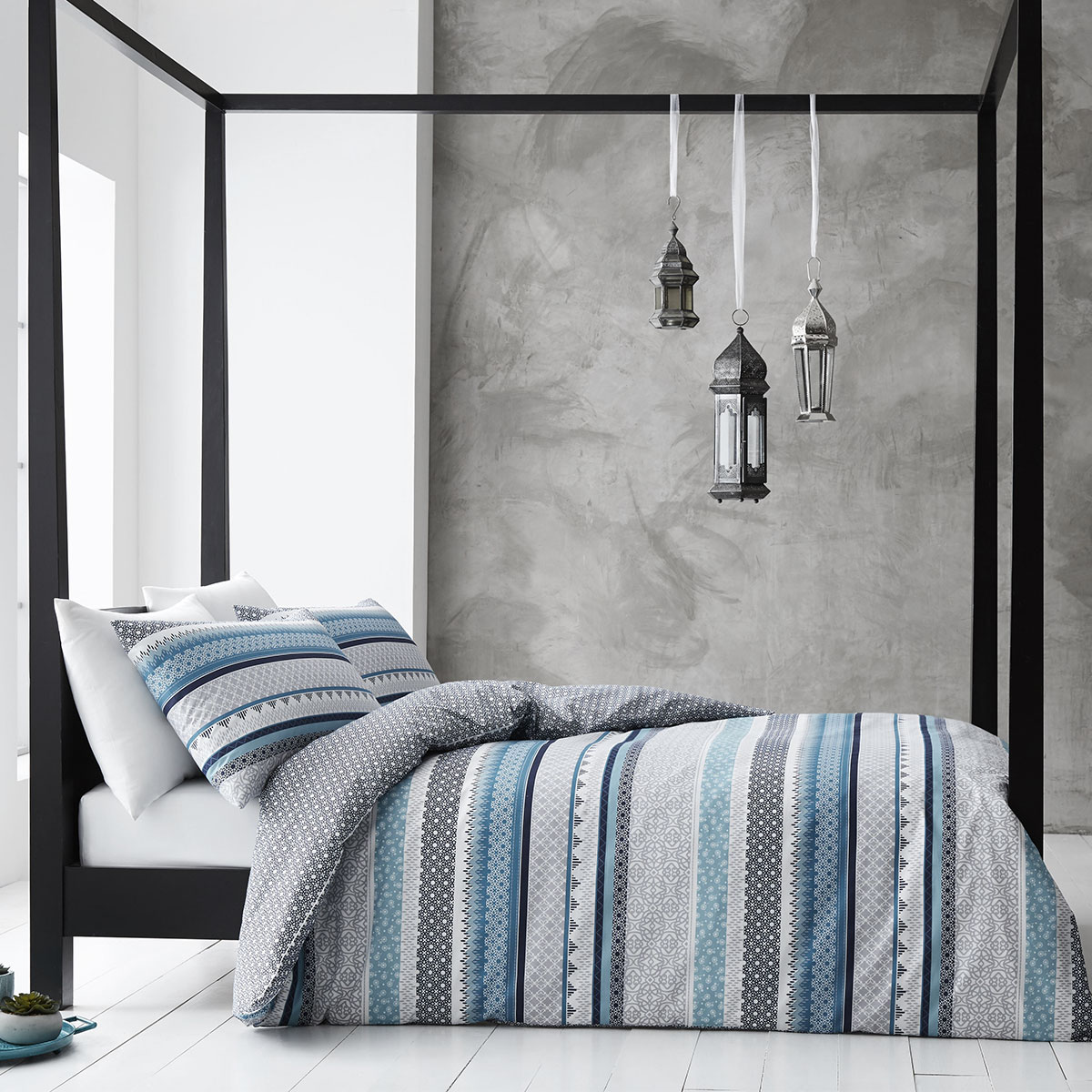 V442-ATX-QUILTCS-GABRIELLE-BLUE-KI-79318-00 Gabrielle Blue Quilt Cover Set King - Image 1