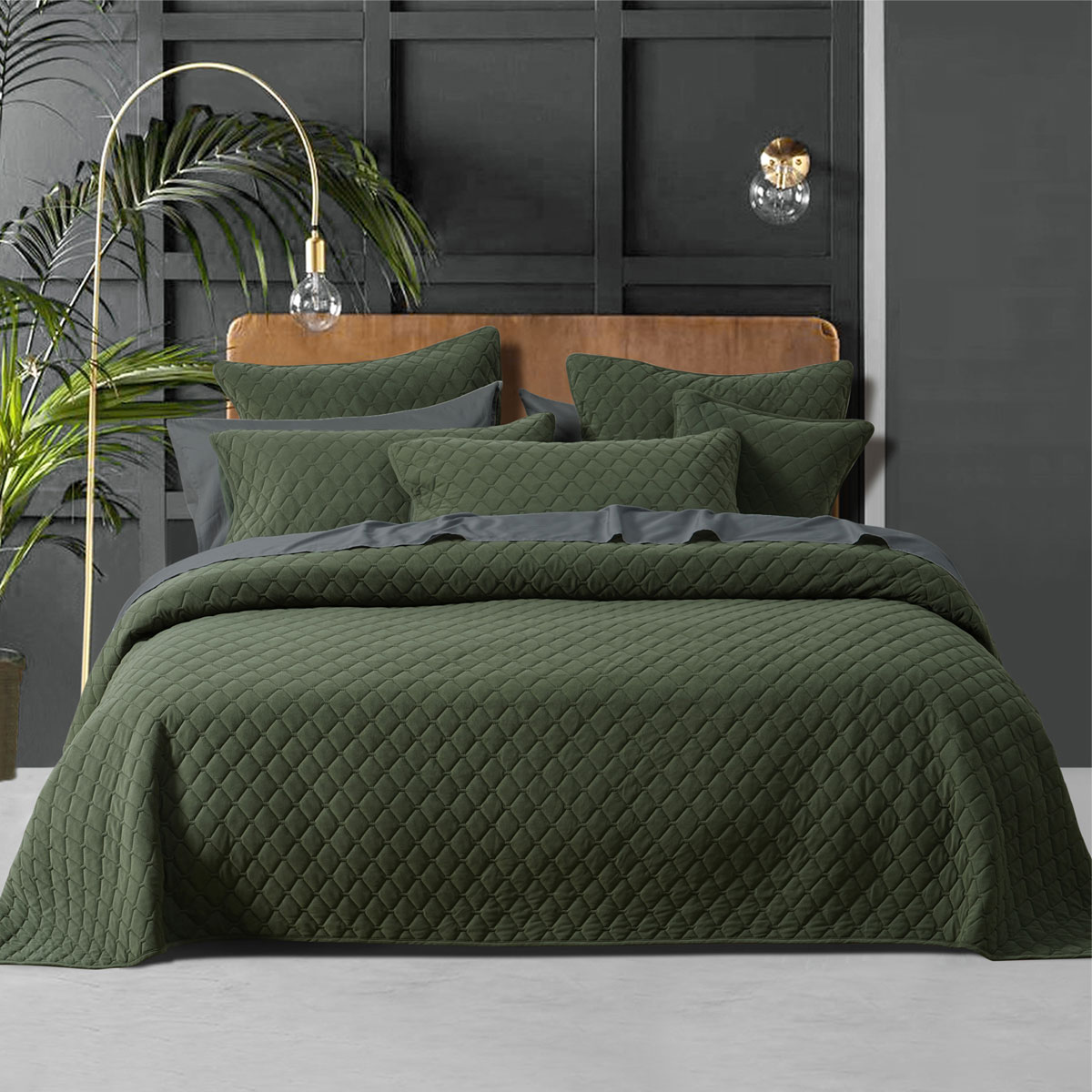 V442-BCA-COVERLETS-LESTER-OLIVE-SK-213176-00 Bianca Lester Olive Velvet Diamond Polyester Coverlet Set Super King - Image 1