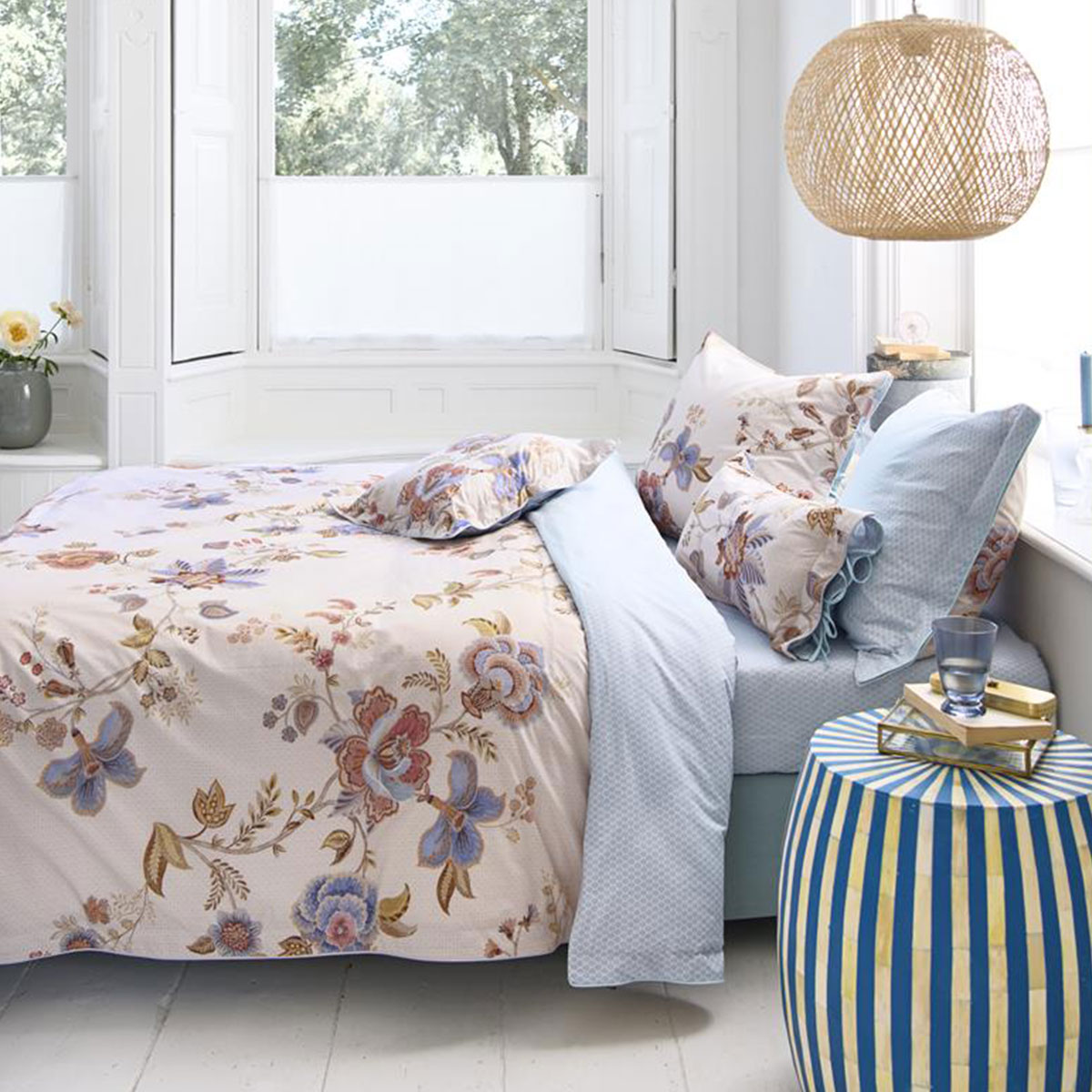 V442-HIN-QUILTCS-CECEFIORE-PEACH-QS-83691-00 PIP Studio Cece Fiore White Cotton Quilt Cover Set Queen - Image 1