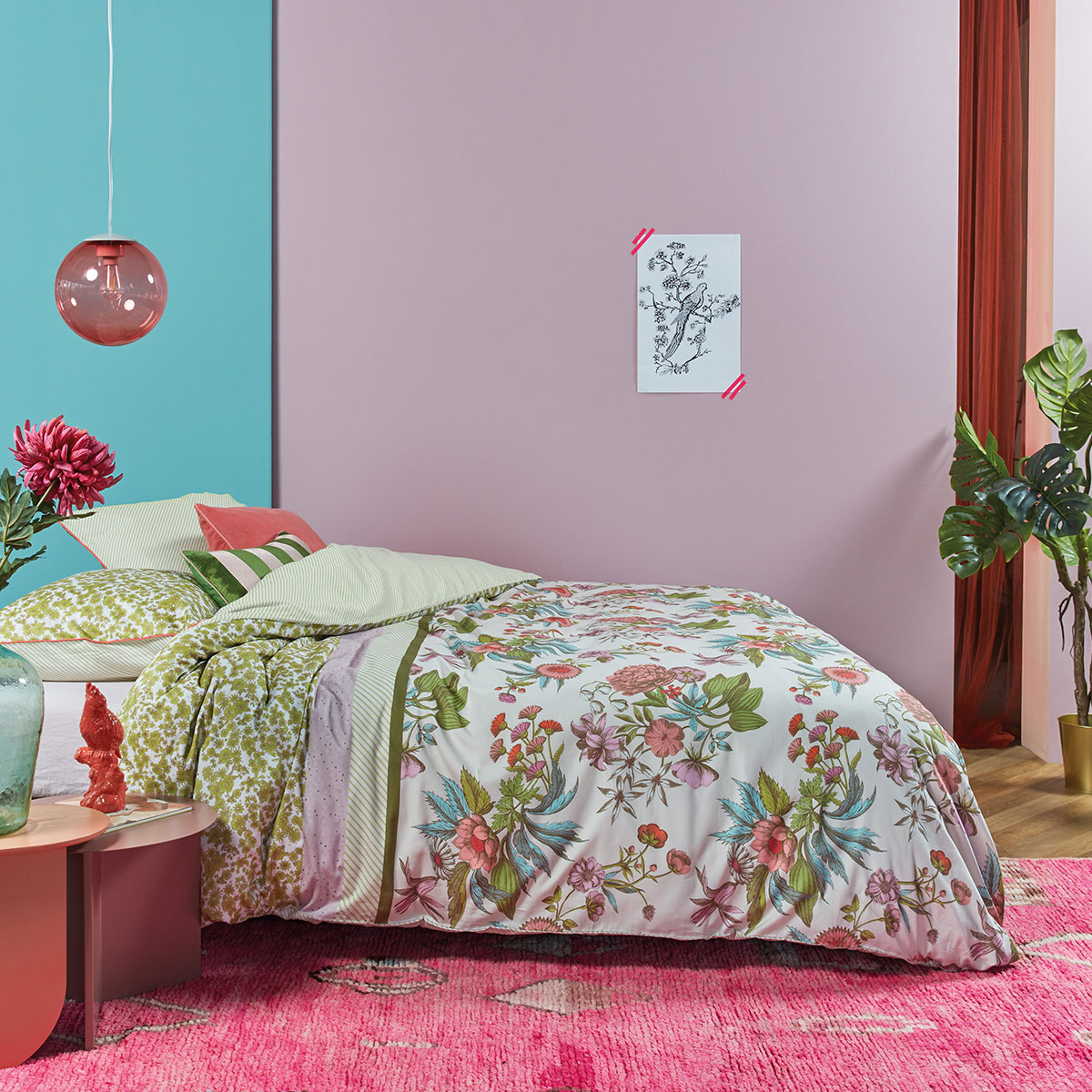V442-HIN-QUILTCS-LINEFLOWER-MULTI-KI-82861-00 Oilily Line Flower Cotton Sateen Quilt Cover Set King - Image 1
