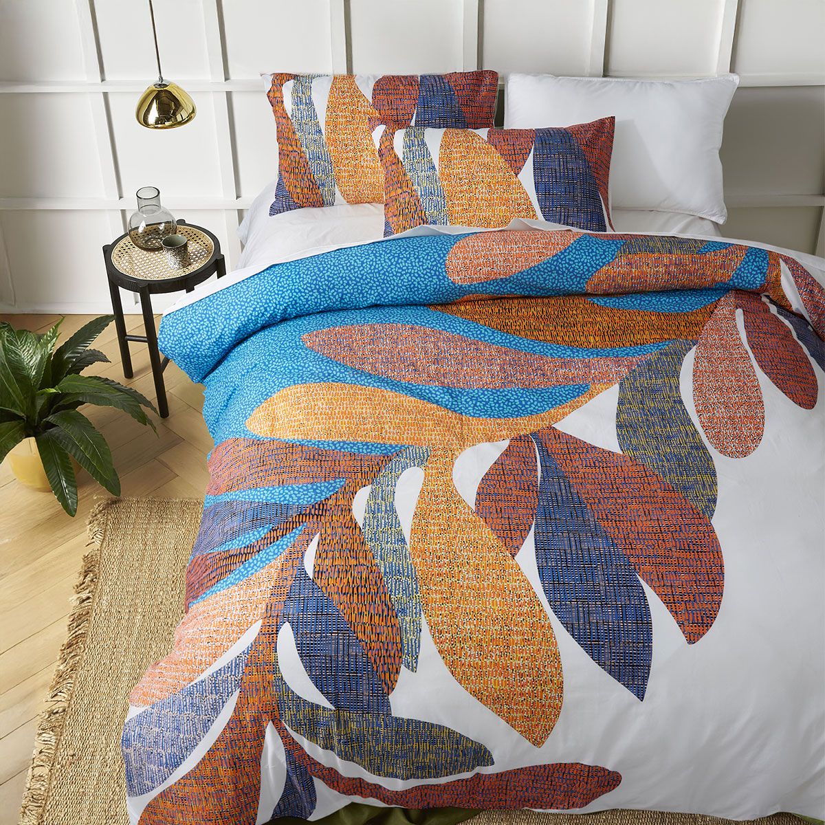 V442-HIN-QUILTCS-SORREL-WHITE-SB-202502280846-00 Accessorize Sorrel White Cotton Foliage Quilt Cover Set Single - Image 1