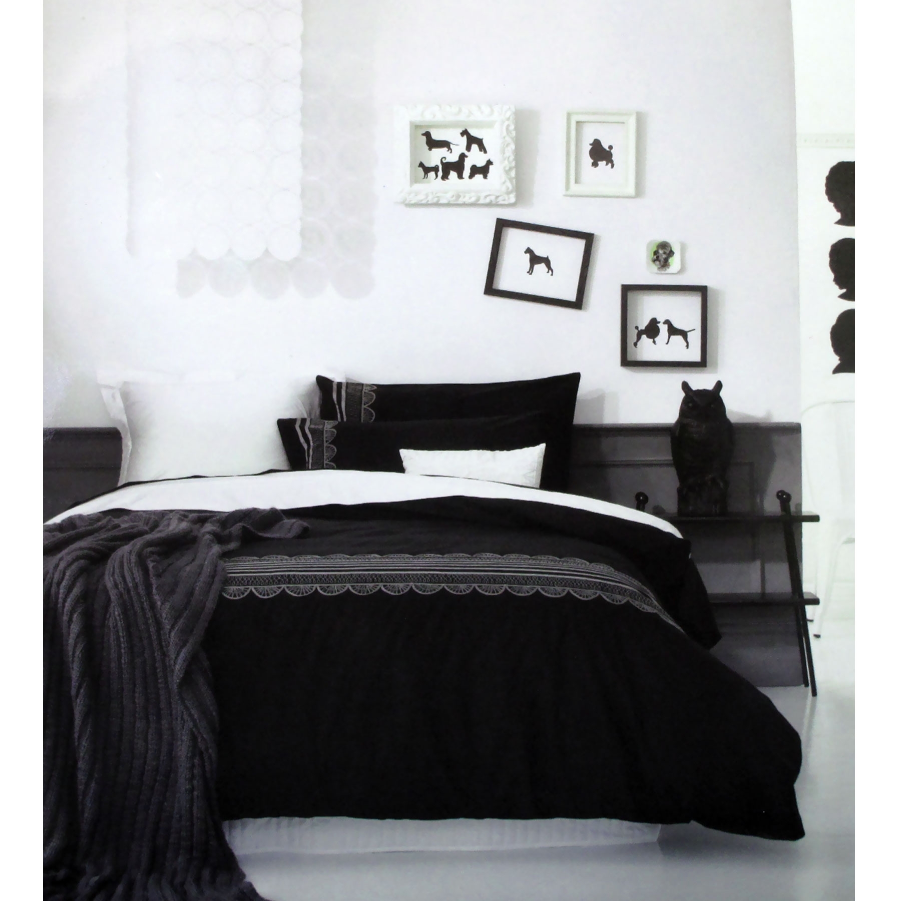 V442-INT-QUILTCS-EVIE-BLACK-QS-141372-00 Ardor Evie Black Quilt Cover Set QUEEN - Image 1