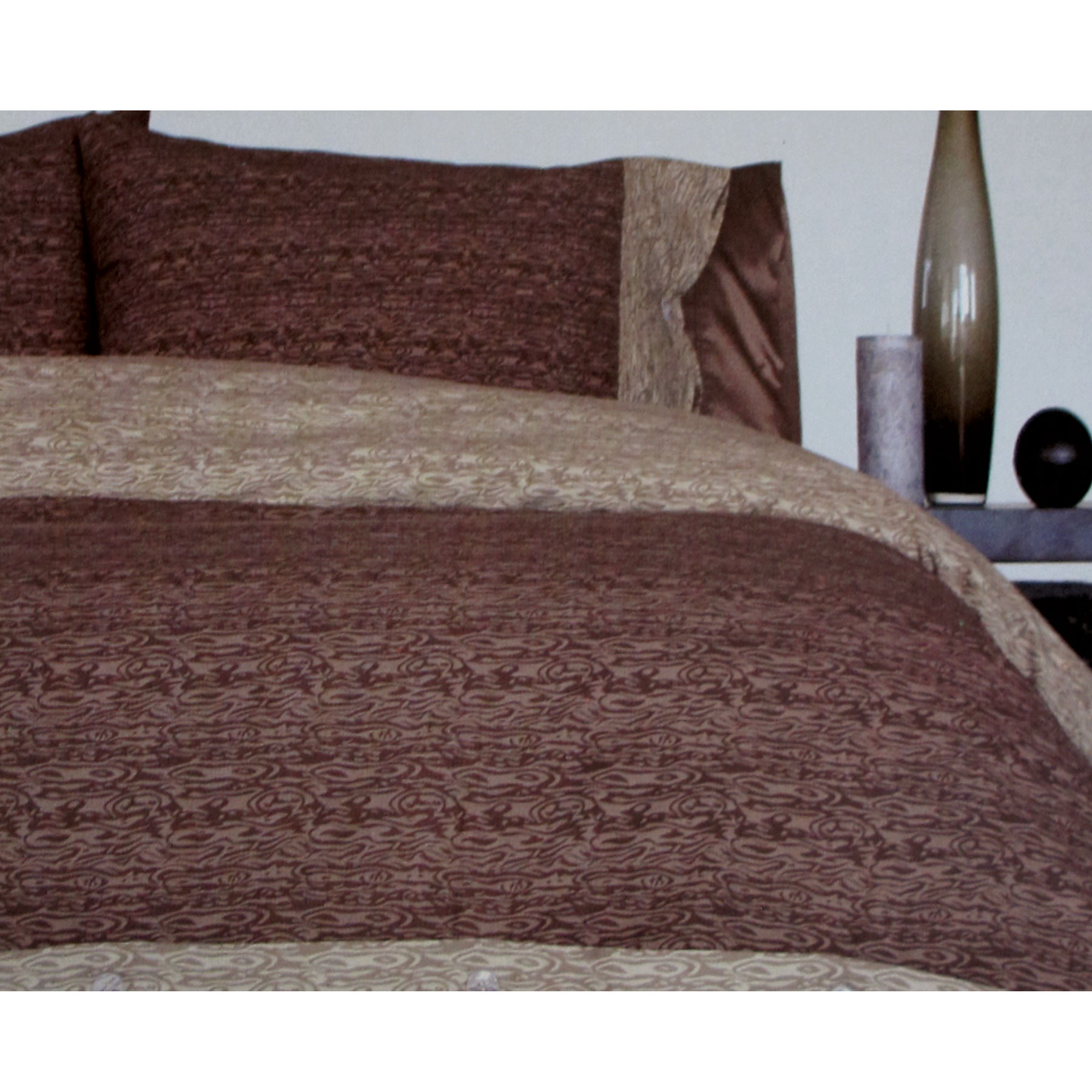 V442-INT-QUILTCS-MORAY-CHOCOLATE-DS-141393-00 Essentially Home Living Moray Chocolate Quilt Cover Set Double - Image 1