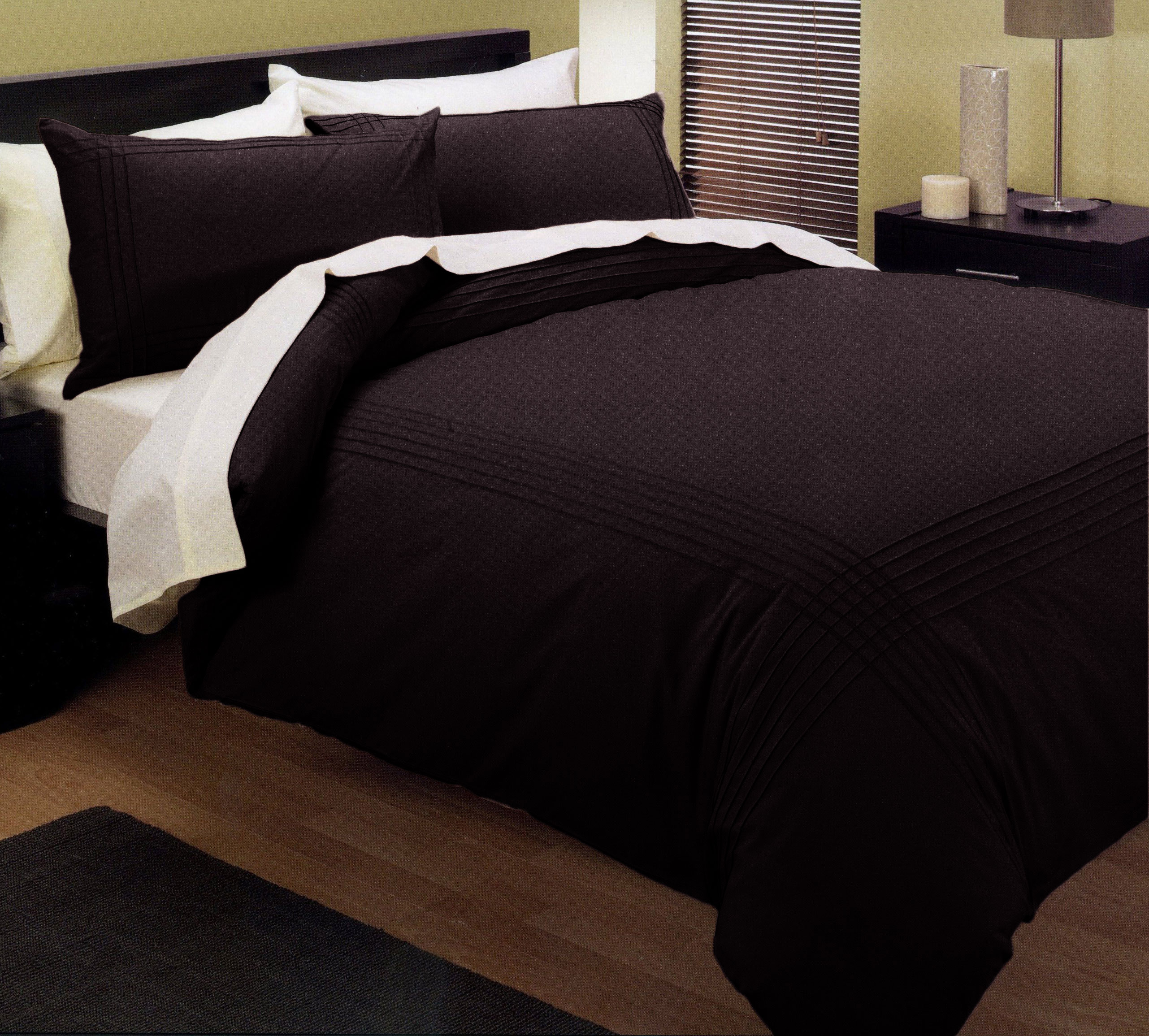 V442-KIT-QUILTCS-PINTUCK-CHOCOLATE-QS-146414-00 Kingtex Pintuck Quilt Cover Set Chocolate Queen - Image 1