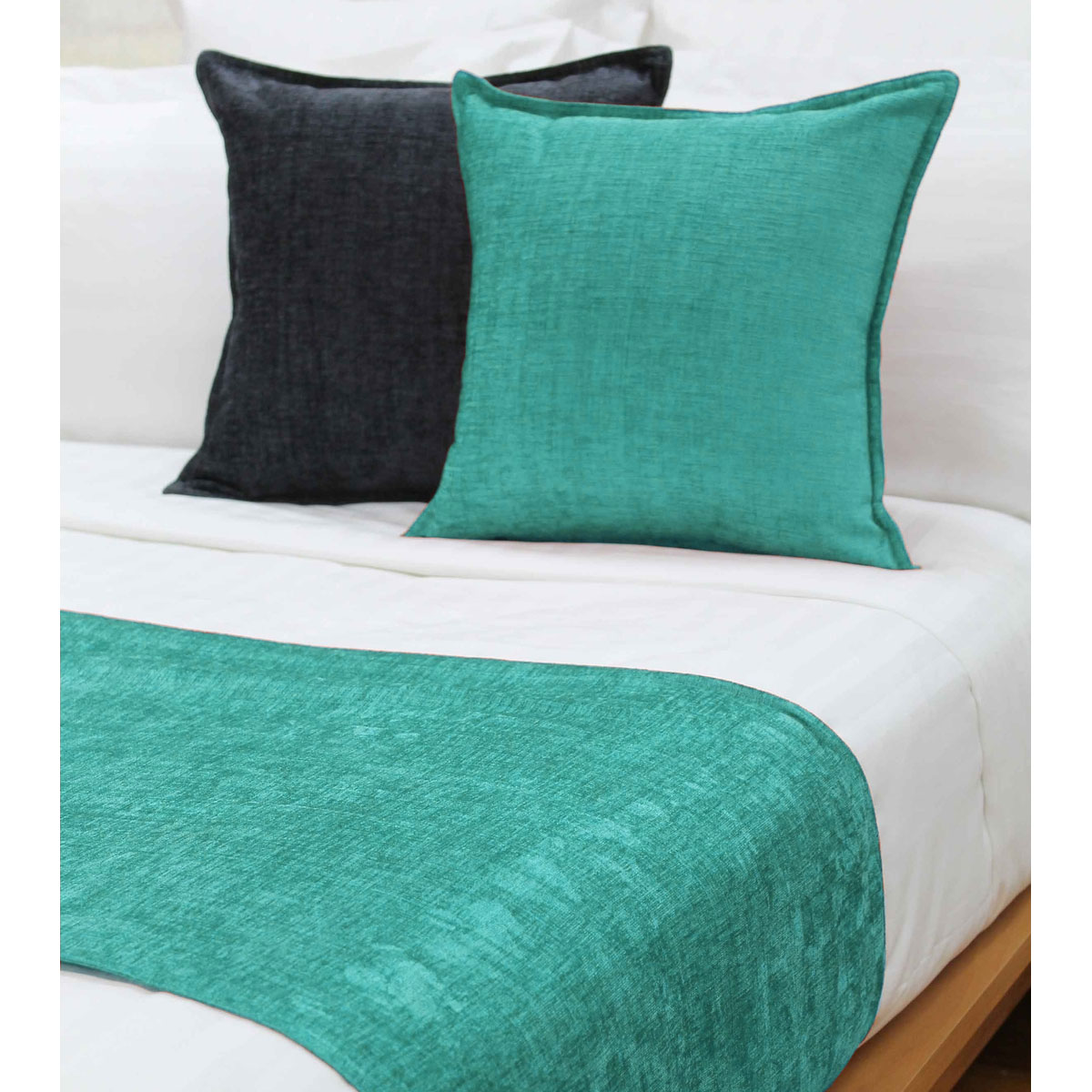 V442-WAM-BEDR-PARKER-TURQUOISE-KI-204859-00 Jason Parker Turquoise Bed Runner King - Image 1
