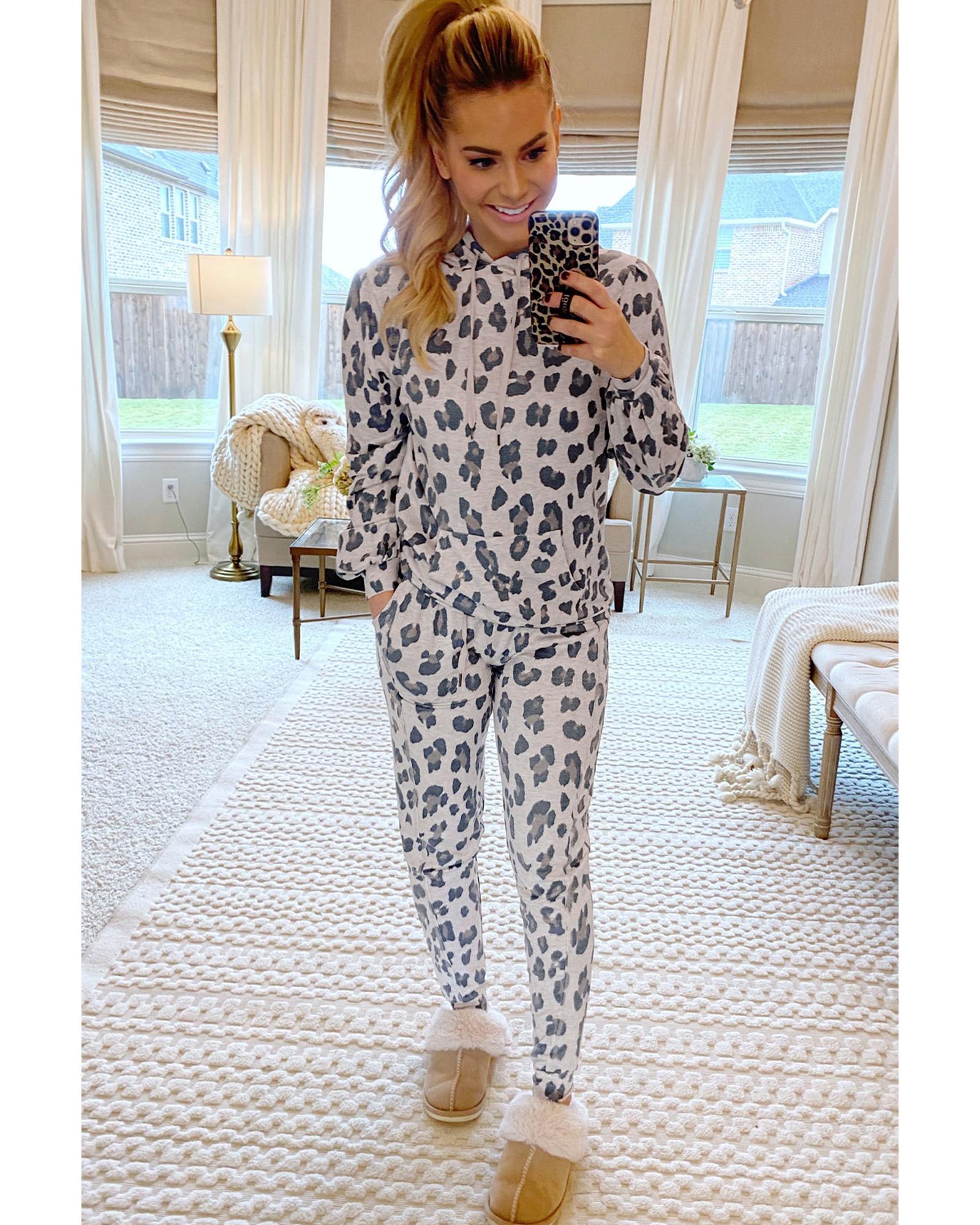 V539-AZEXDC151043-P1620-XL-202508270650-00 Khaki Leopard Print Drawstring Hoodie and Skinny Pants Lounge Set - XL - Image 1