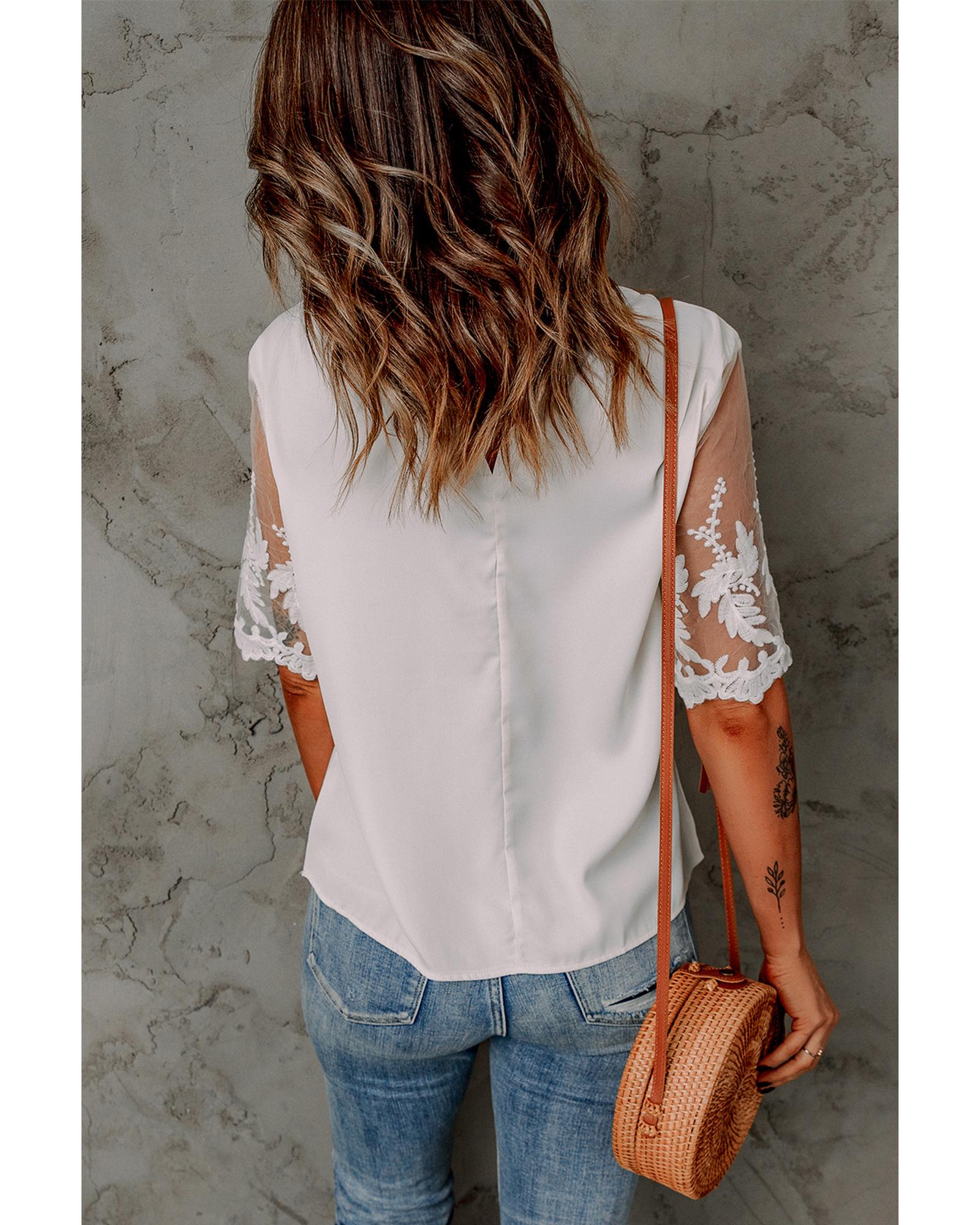 V539-AZEXDC25113025-1-M-202508260420-00 Azura Exchange Lace Sleeve Patchwork Top - M - Image 1