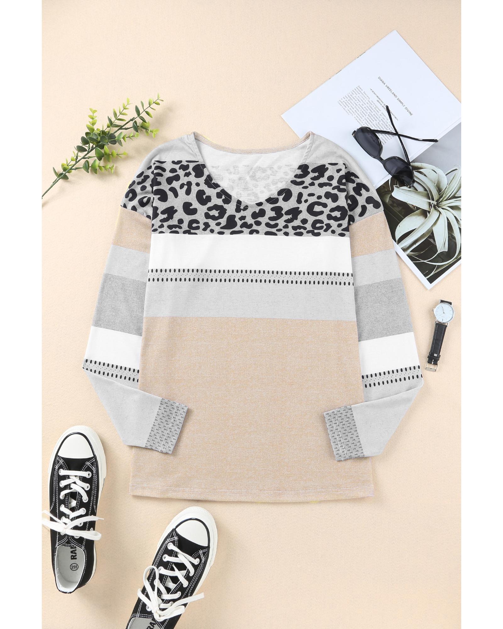 V539-AZEXDC25116472-18-2XL-202508260655-00 Azura Exchange Leopard Print V-Neck Top - 2XL - Image 1