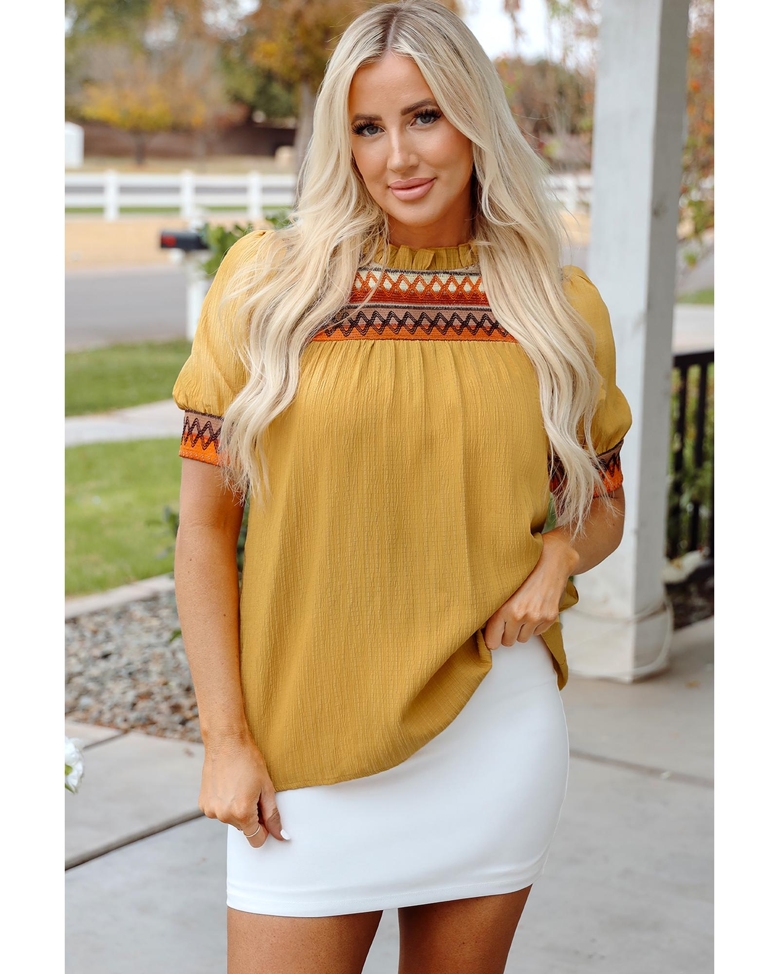 V539-AZEXDC25129839-P407-M-202508270450-00 Mustard Geometric Short Puff Sleeve Frilled Collar Blouse - M - Image 1