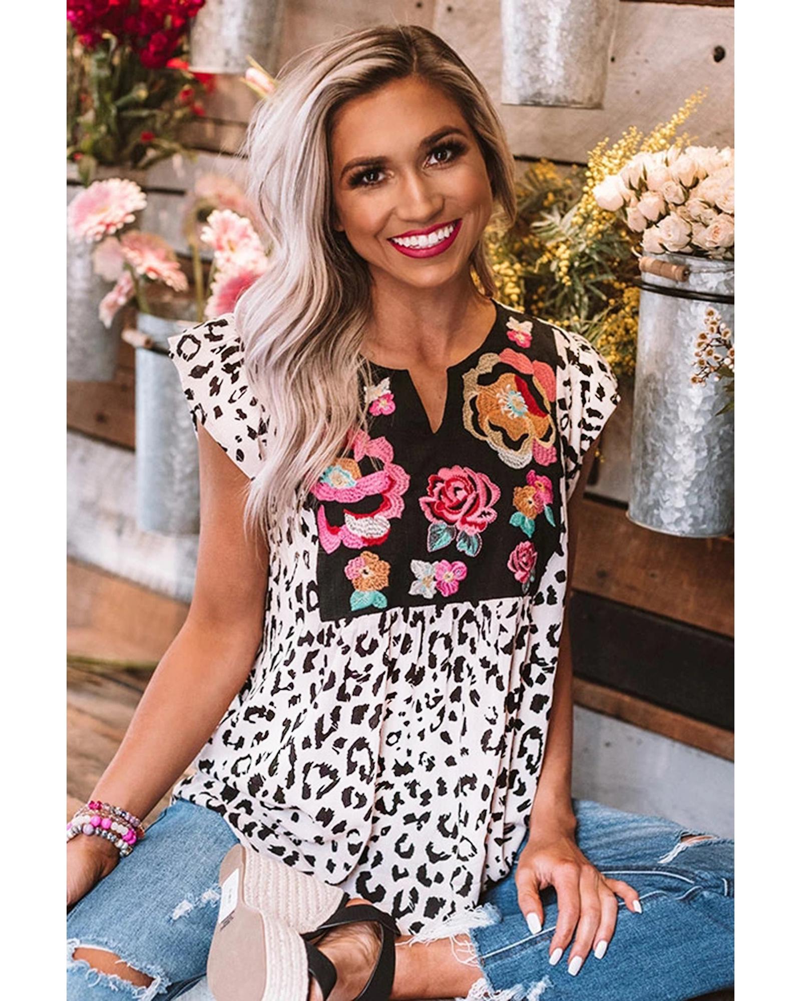 V539-AZEXDC251417-20-S-202508261730-00 Azura Exchange Embroidered Shift Top - S - Image 1