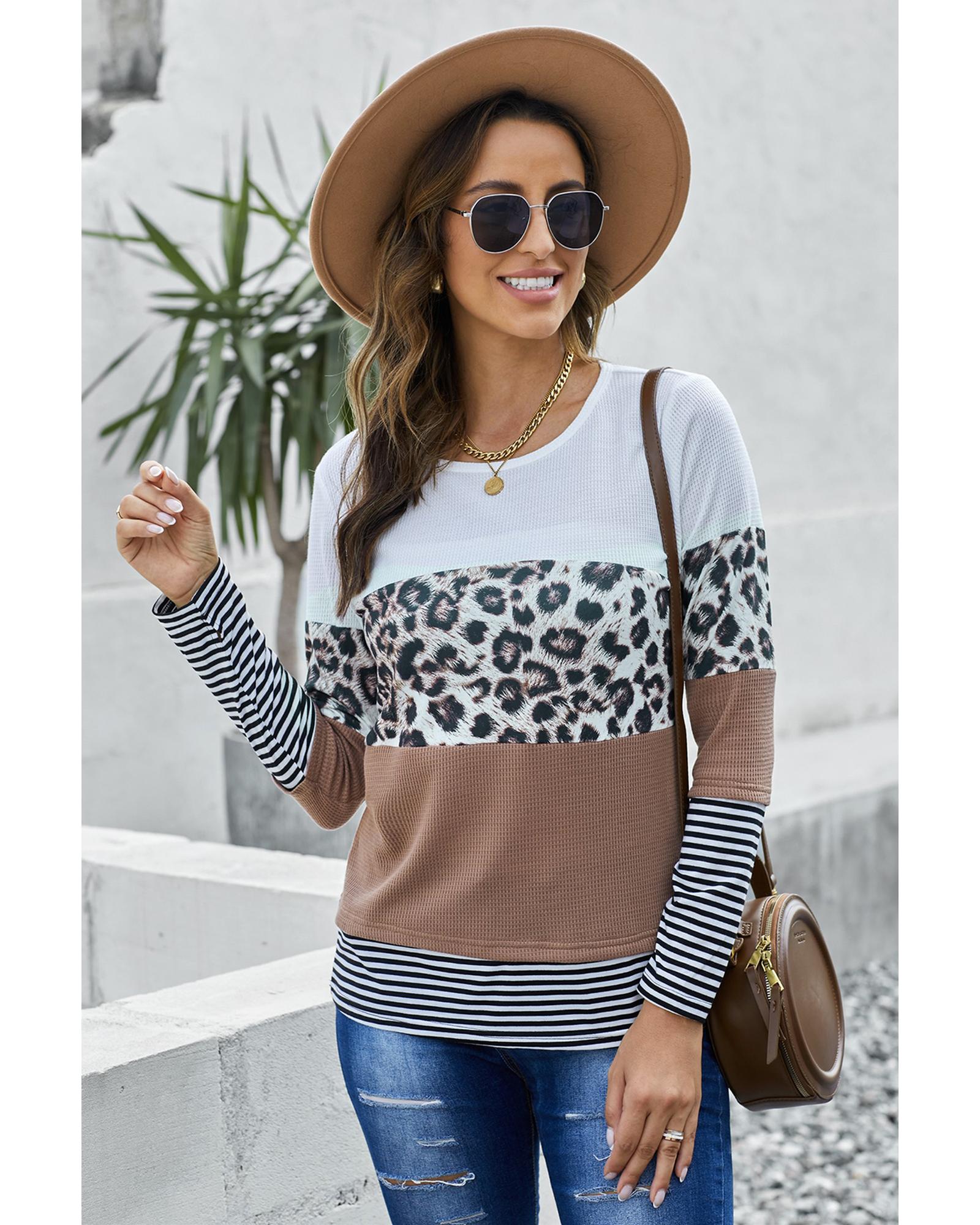 V539-AZEXDC2518599-17-M-202508261015-00 Azura Exchange Leopard Splicing Colorblock Long Sleeve Top - M - Image 1
