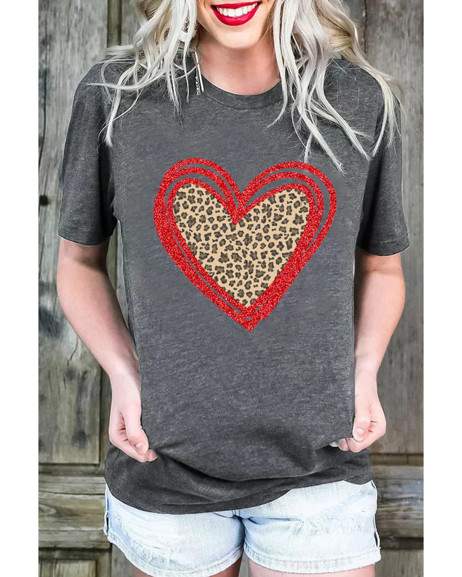 V539-AZEXDC25219394-11-2XL-202508252210-00 Azura Exchange Leopard Heart Graphic T-shirt - 2XL - Image 1