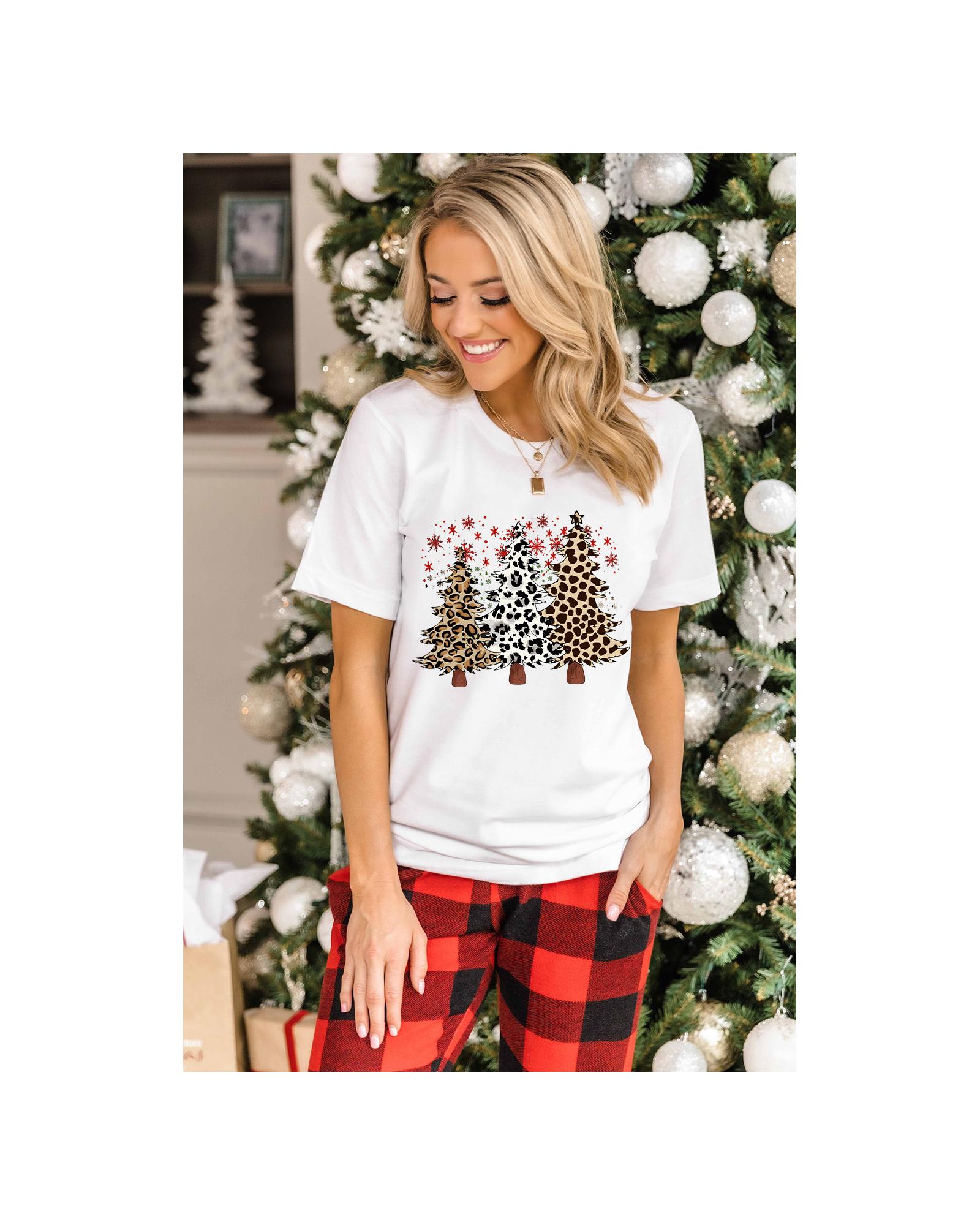 V539-AZEXDC25227169-1-XL-202508281050-00 White Leopard Christmas Tree Graphic Crewneck Tee - XL - Image 1