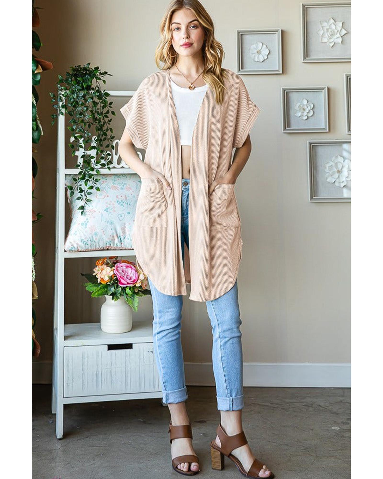 V539-AZEXDC2542407-P6016-XL-202508300430-00 Parchment Ribbed Pocketed Short Sleeve Open Front Top - XL - Image 1