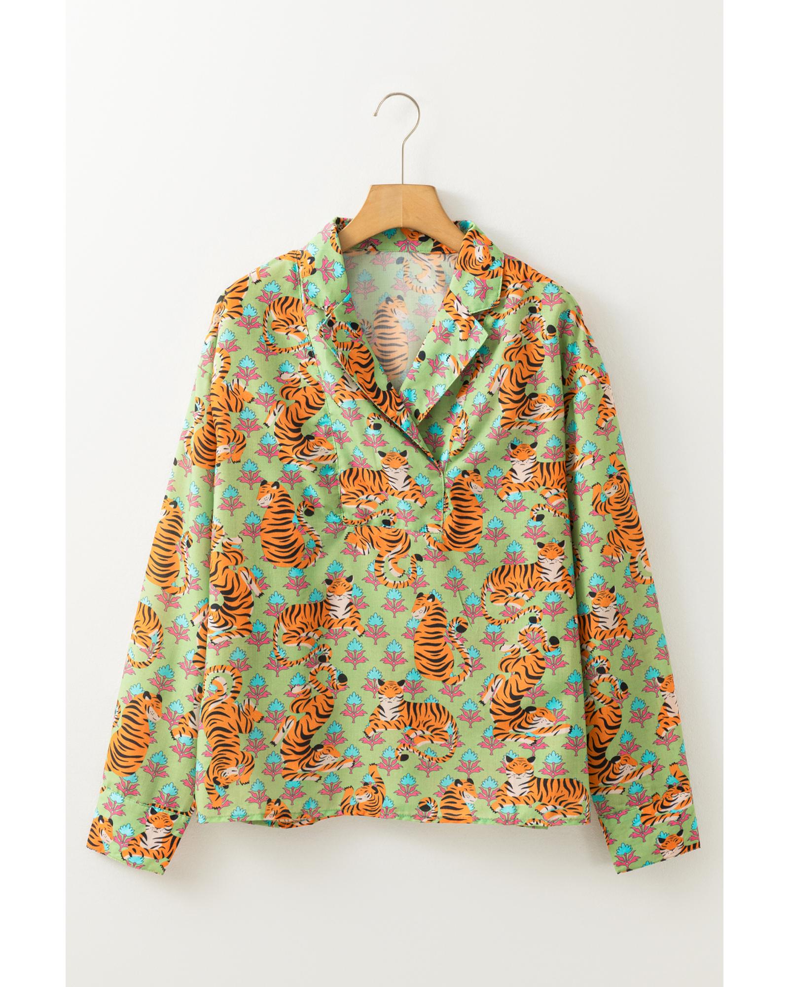 V539-AZEXDC2555825-P920-L-202508280305-00 Green Tiger Floral Printed Collared V Neck Casual Shirt - L - Image 1