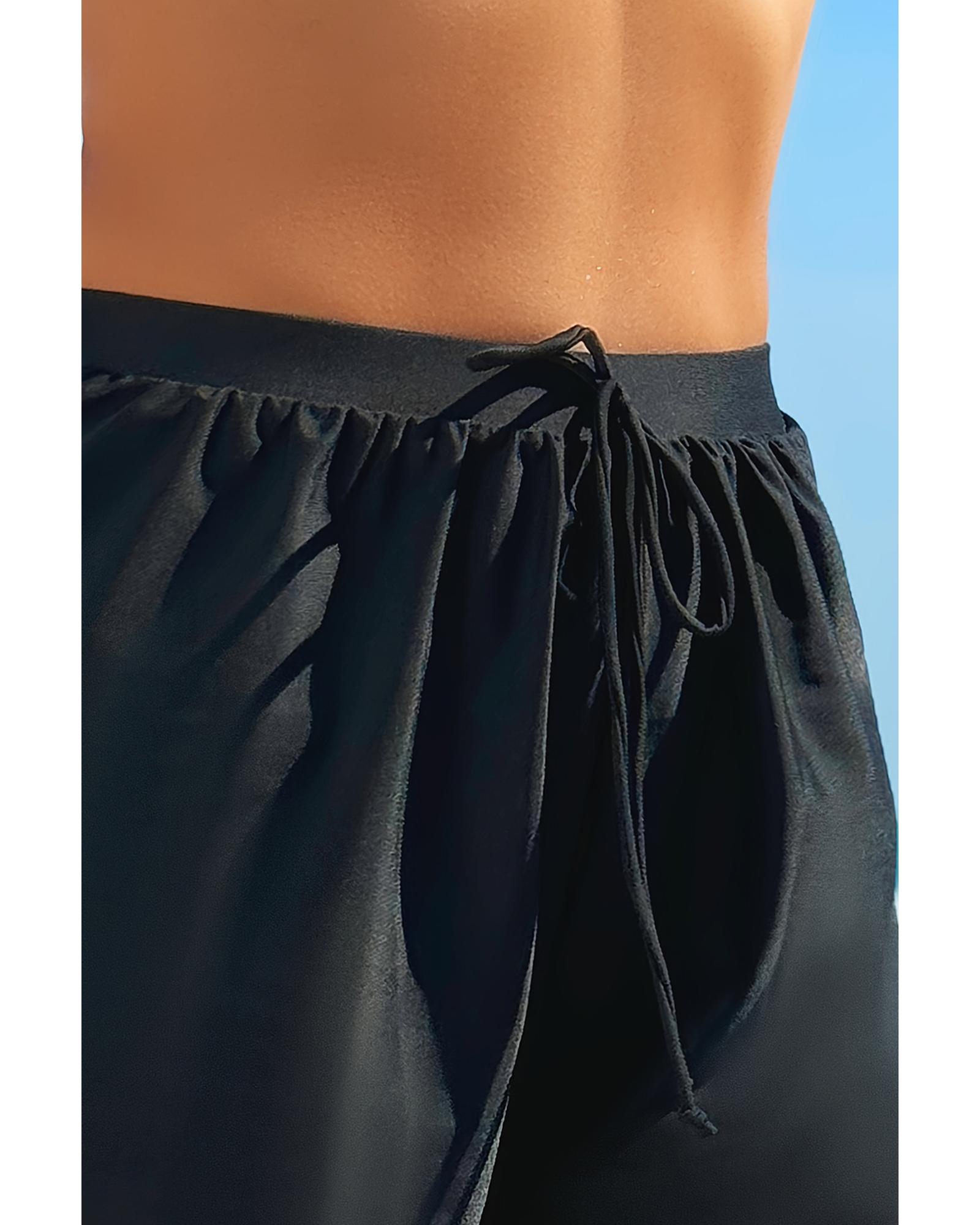 V539-AZEXDC421890-P2-L-202508291415-00 Black Scalloped Trim Beach Shorts - L - Image 1