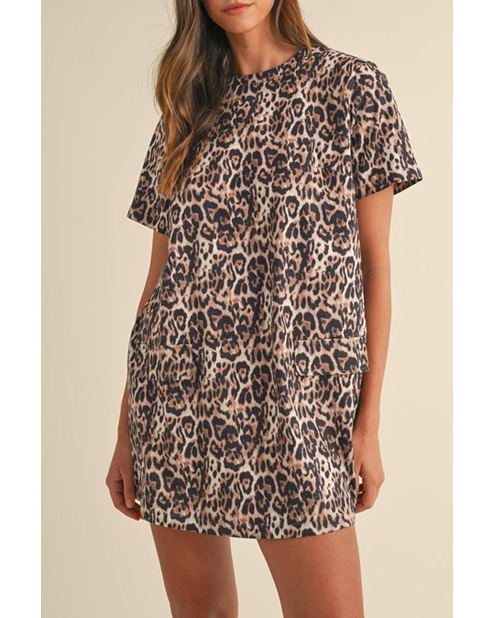 V539-AZEXDC6122844-P1720-S-202506190110-00 Brown Leopard Print Crew Neck Shift Short T Shirt Dress - S - Image 1