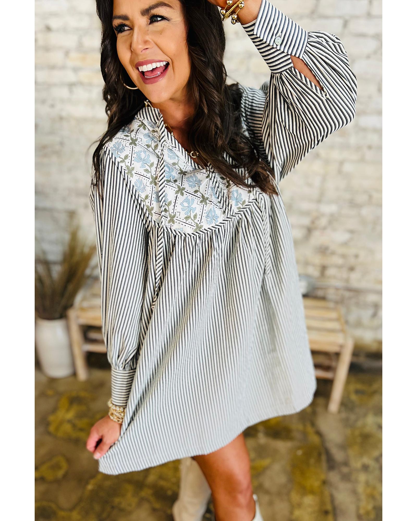 V539-AZEXDC6123216-P219-XL-202508301835-00 Black Stripe Floral Patchwork Tied V Neck Shift Long Sleeve Mini Dress - XL - Image 1