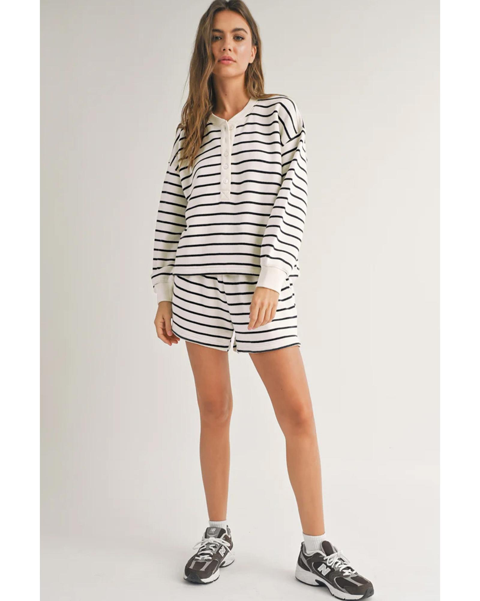 V539-AZEXDC626628-P102-L-202508300925-00 Black white Stripes Printed Half Button Long Sleeve Top and Shorts Set - L - Image 1