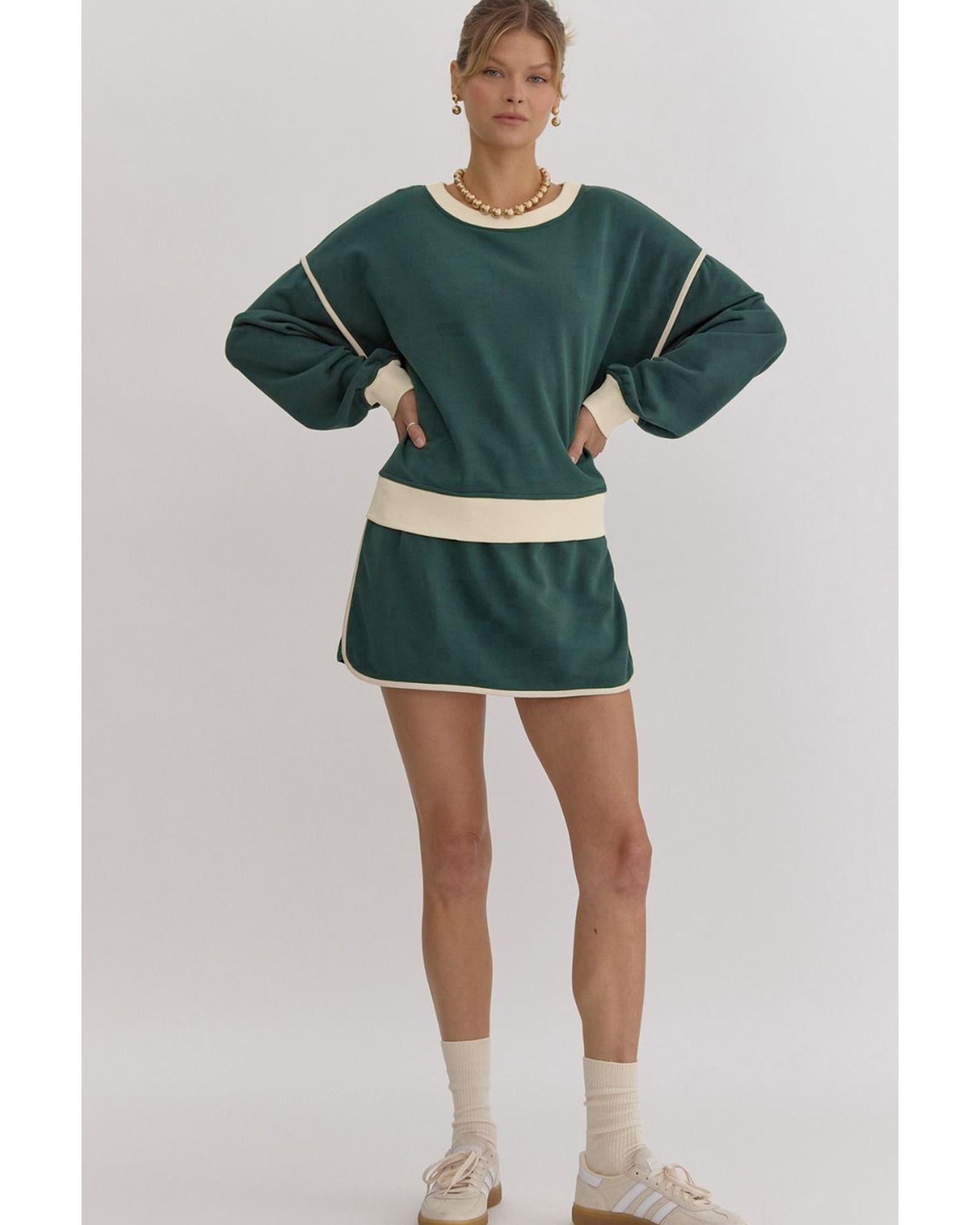 V539-AZEXDC631113-P2509-L-202508302310-00 Evergreen Color Contrast Loose Pullover and Lace-up Waist Skort Set - L - Image 1
