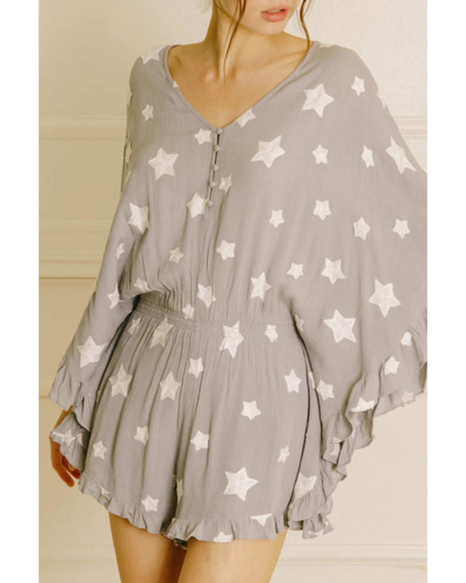 V539-AZEXDC6413903-P11-XL-202508301930-00 Gray Star Print Crinkle Textured Kimono Ruffle Sleeve Romper - XL - Image 1