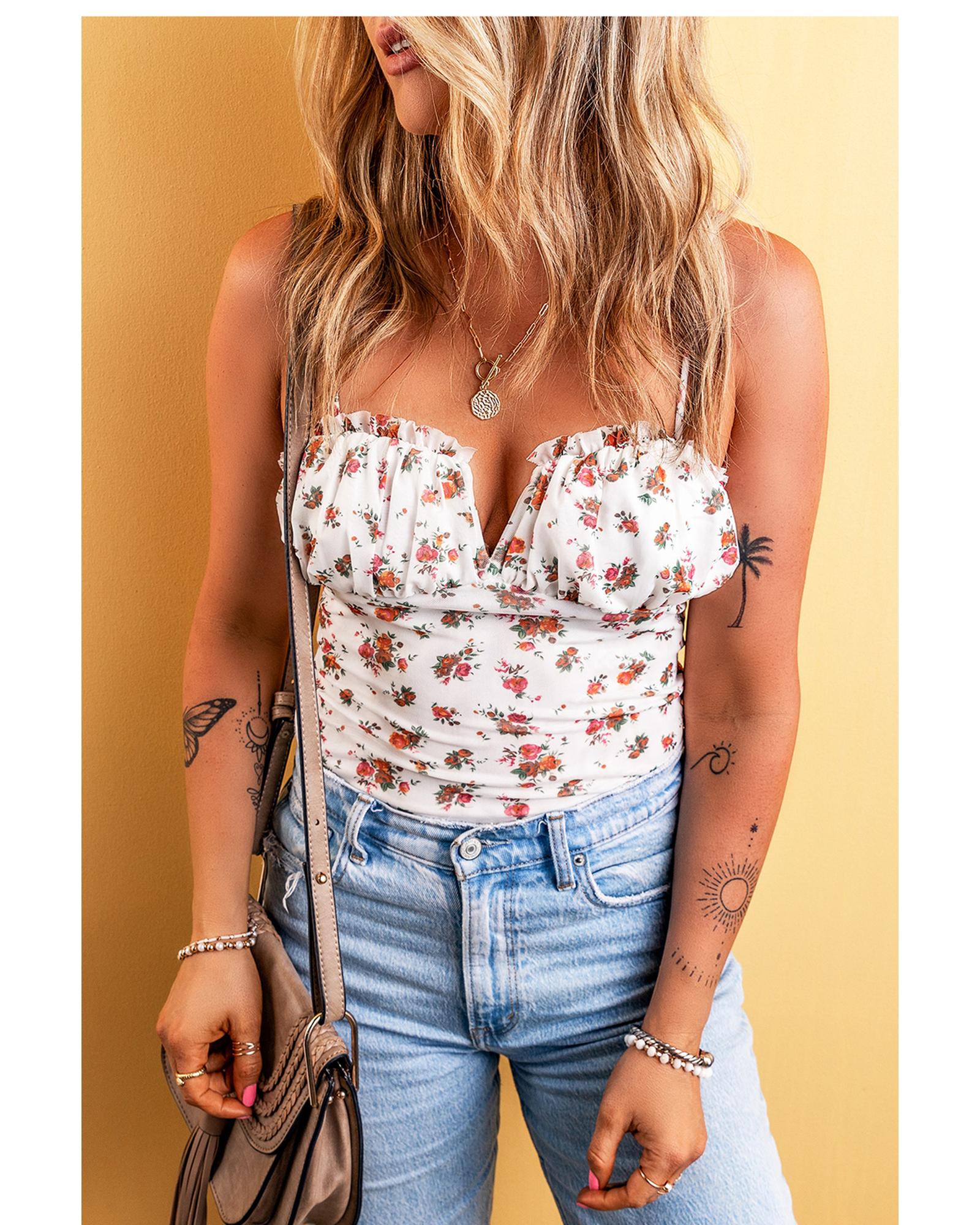V539-AZEXDC6421729-P120-L-202508291710-00 White Floral V Cut Frilled Trim Spaghetti Straps Bodysuit - L - Image 1