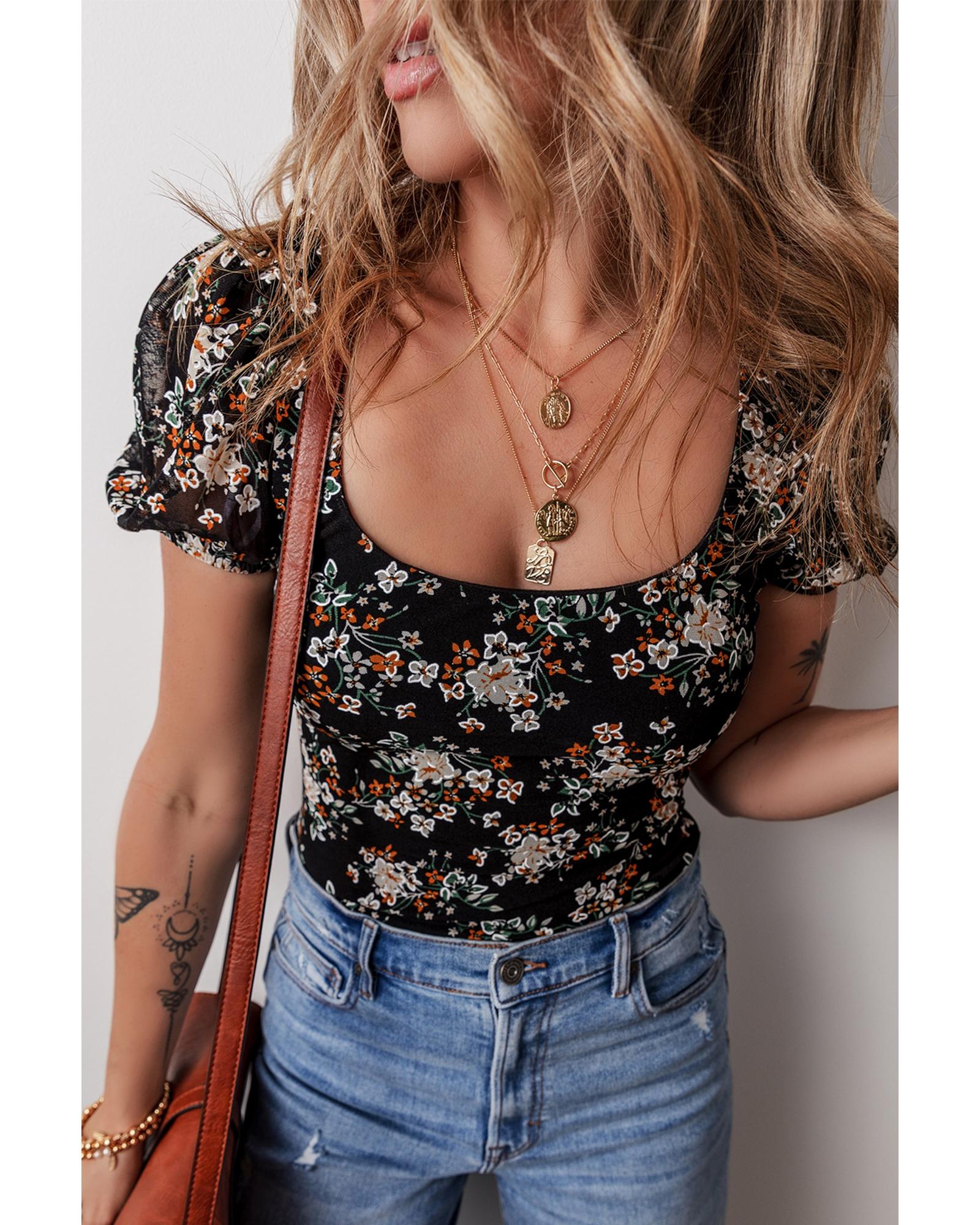 V539-AZEXDC6421884-P220-XL-202508302320-00 Black Floral Print U Neck Short Puff Sleeve Bodysuit - XL - Image 1