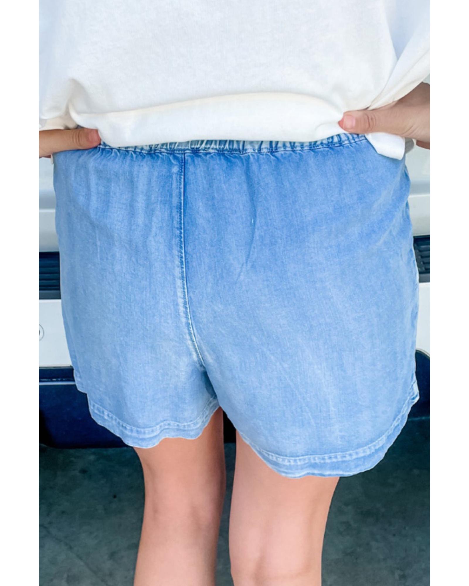 V539-AZEXDC7831585-P804-16-202508310035-00 Beau Blue Casual Chambray Drawstring Shorts - 16 US - Image 1