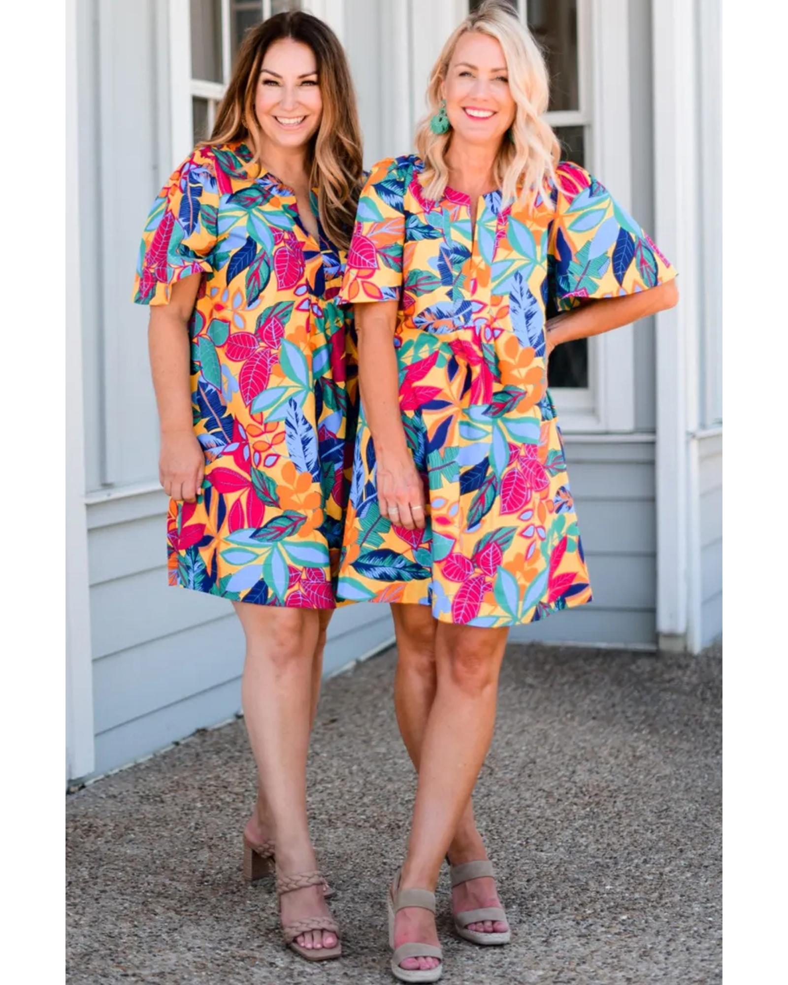 V539-AZEXPL612396-P22-3X-202508300930-00 Multicolour Plus Size Leafy Print Split Neck Short Sleeve Shift Dress - 3X - Image 1