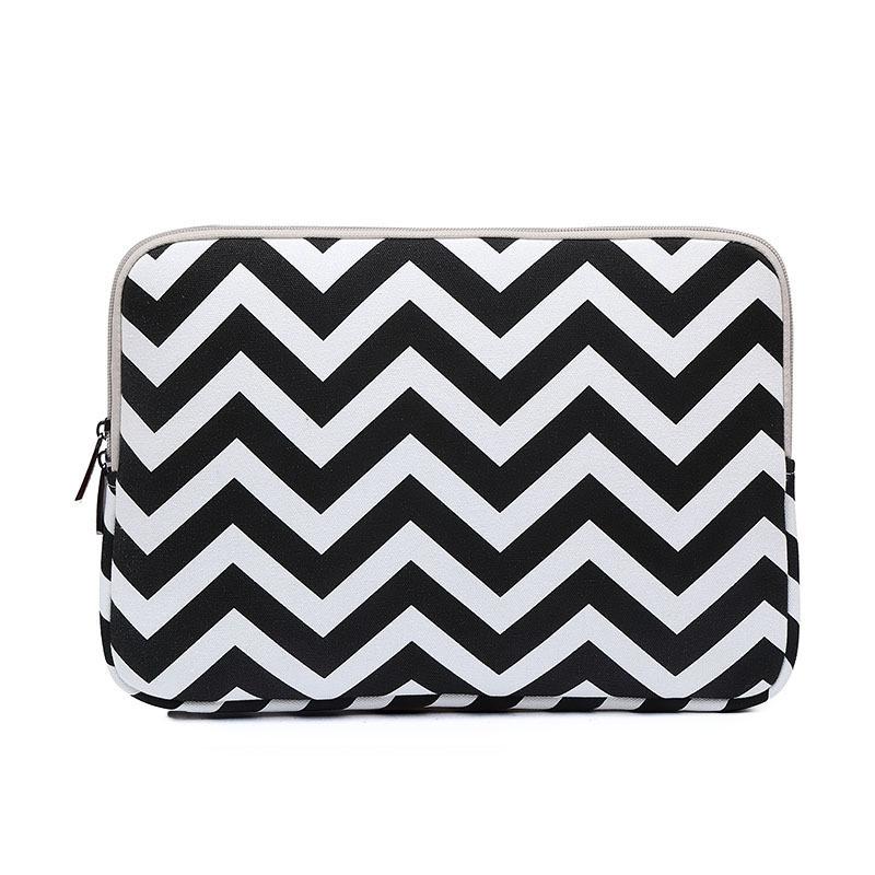 V562-B1050375950DBT-202504021952-00 10 Wavy Pattern Notebook Liner Bag - Wavy Design - Black - Image 1
