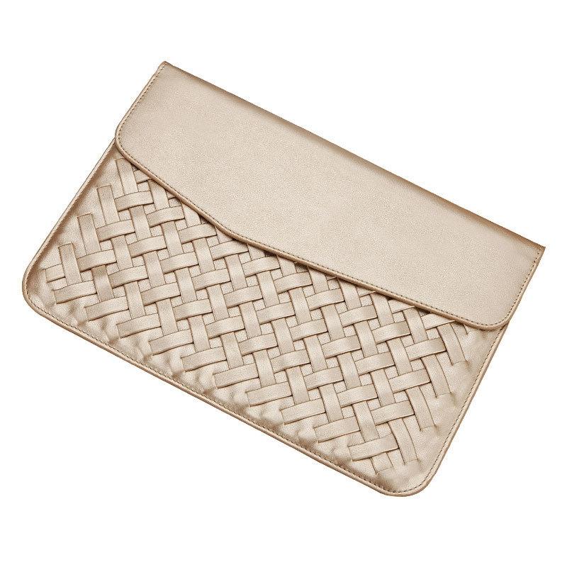 V562-C4098455750DBT-202504022116-00 15 Inch Hand-Woven Notebook Liner Bag For Computers - Golden - Image 1