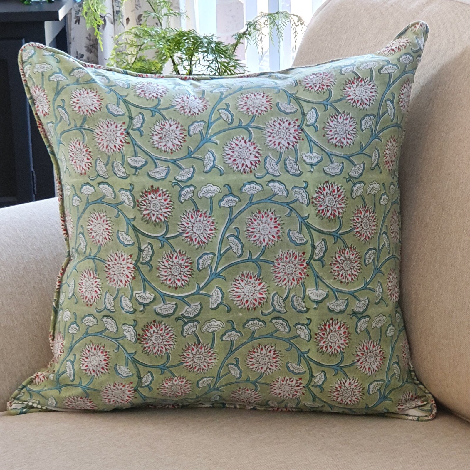 V563-0106-202502270911-00 Kolka Floral Garden Soft Cotton Voile High Quality Decorative Cushion - Green - Image 1