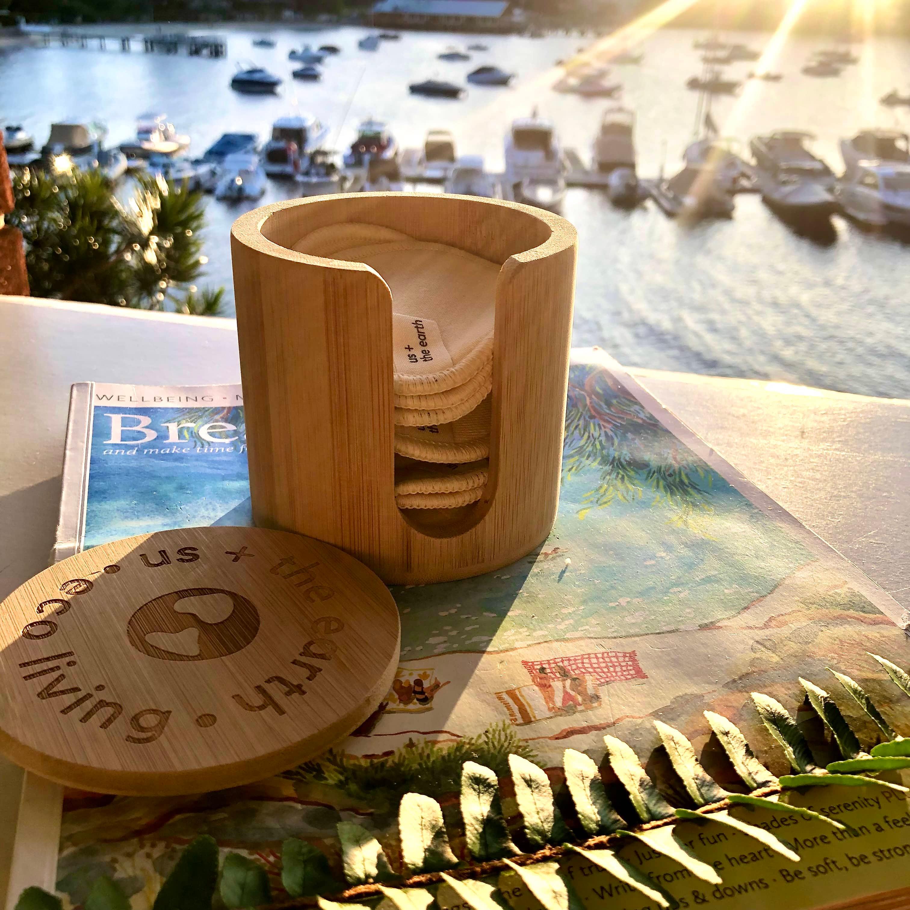 V573-BAMCASE-140289-00 Bamboo Case for Facial Rounds - Image 1