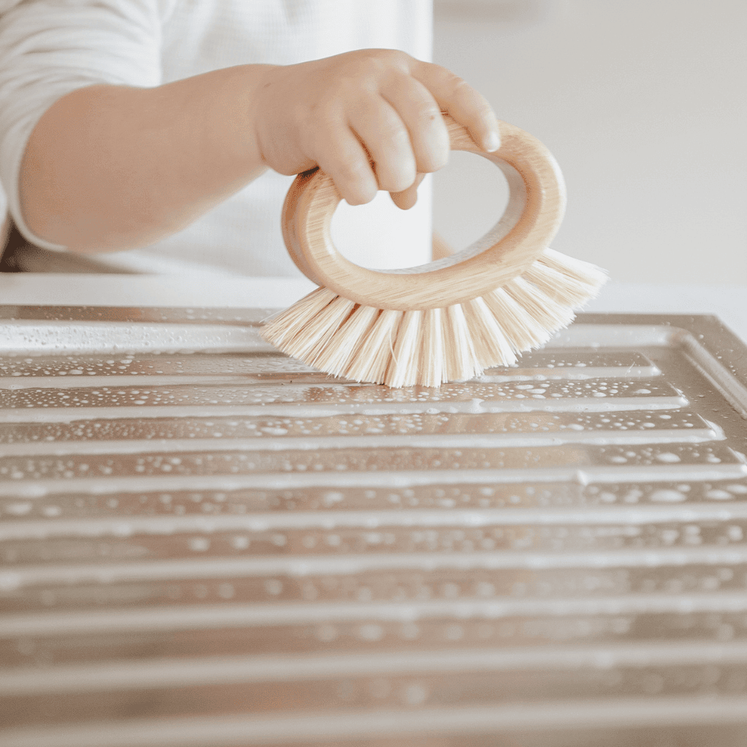 V573-CBRMB-140278-00 Bamboo Veggie Scrubber Brush - Image 1