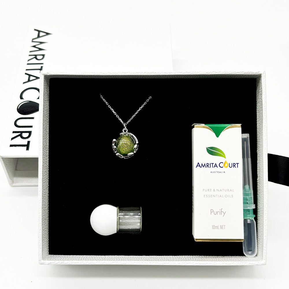 V760-GBAJ-2-195278-07 Gift Box - Aroma Necklace White Gold - Planet Aurum Verdant (Gold Green) + Purify Oil Blend - Image 1