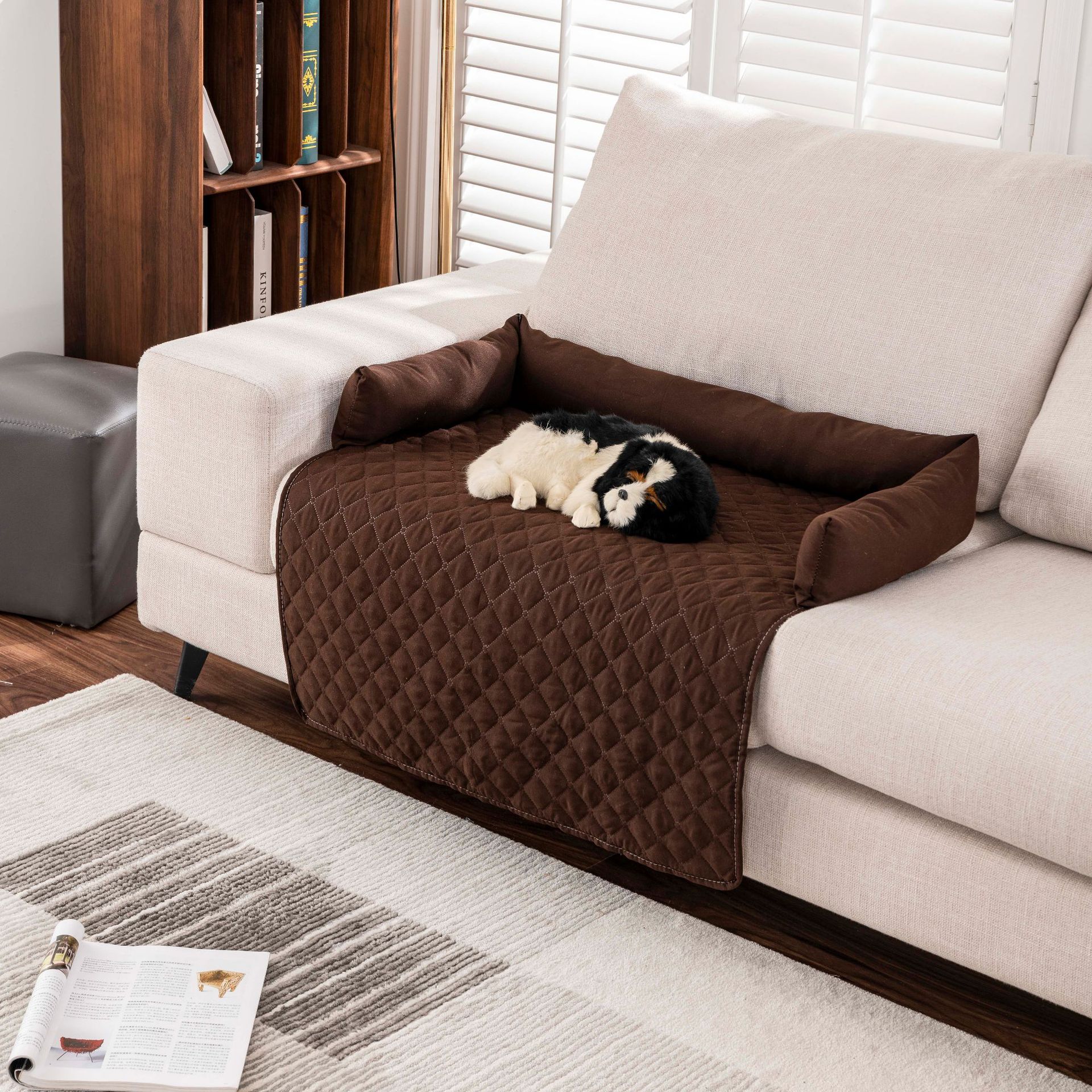 V888-ELOSUNG10051-203149-00 Waterproof Pet Mat for Sofa, Car & Bed 75*120cm - Image 1