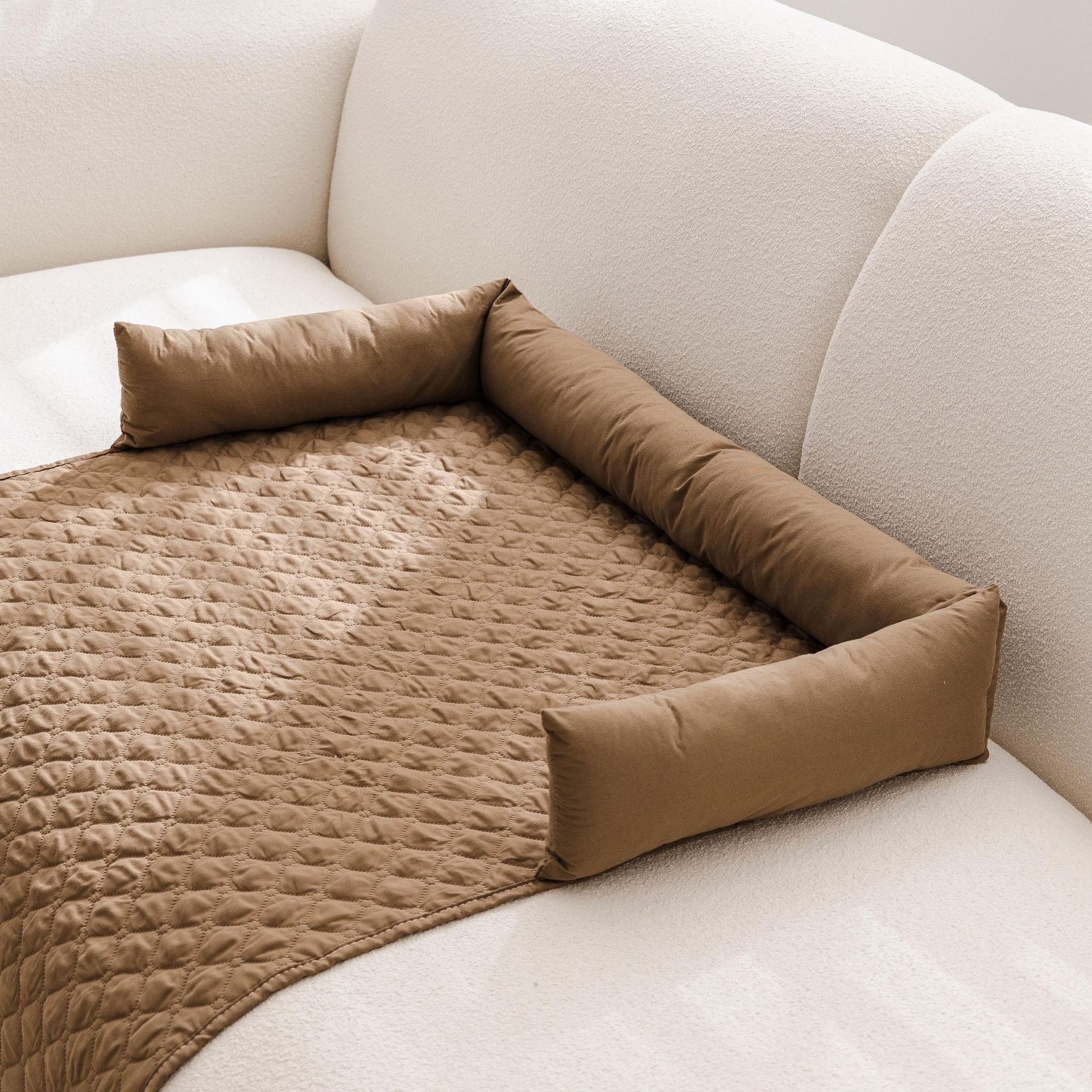 V888-ELOSUNG10068-203159-00 Waterproof Pet Mat for Sofa, Car & Bed 90*120cm - Image 1