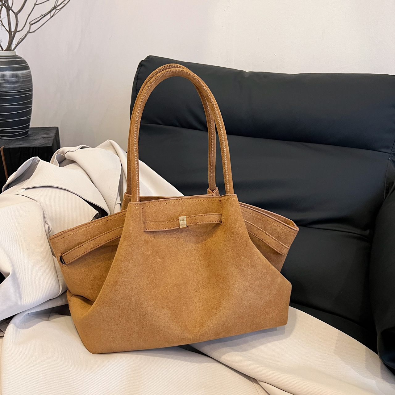 V888-ELOSUNG12969-213908-00 Brown Elegant PU Tote Bag - Soft and Stylish Handbag for Everyday Use - Image 1