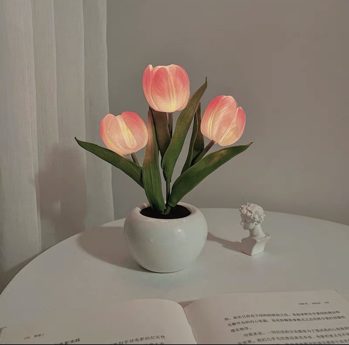 V888-ELOSUNG13930-213653-00 Pink Flowers USB Tulip Night Light - Bedroom Decor Table Lamp with PU Flowers & Ceramic Pot, Perfect Gift for Family & Friends - Image 1