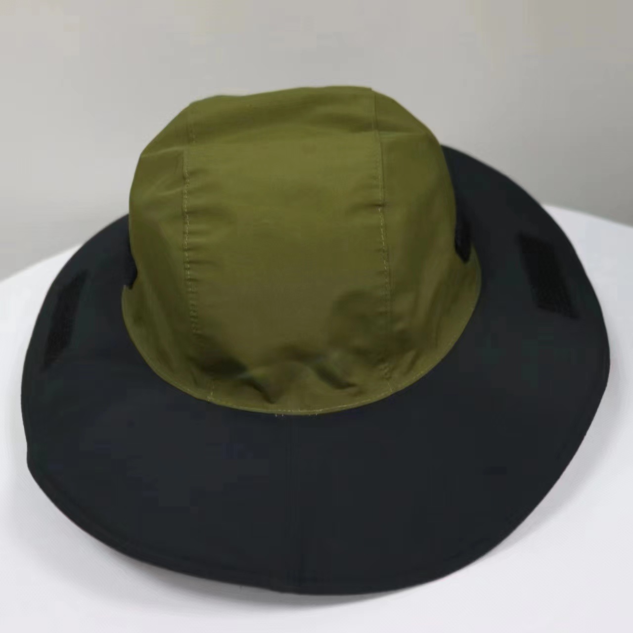 V888-ELOSUNG16457-216172-00 Military Green Outdoor Waterproof Wide-Brim Rain Hat - Heavy-Duty Rain Protection - Image 1