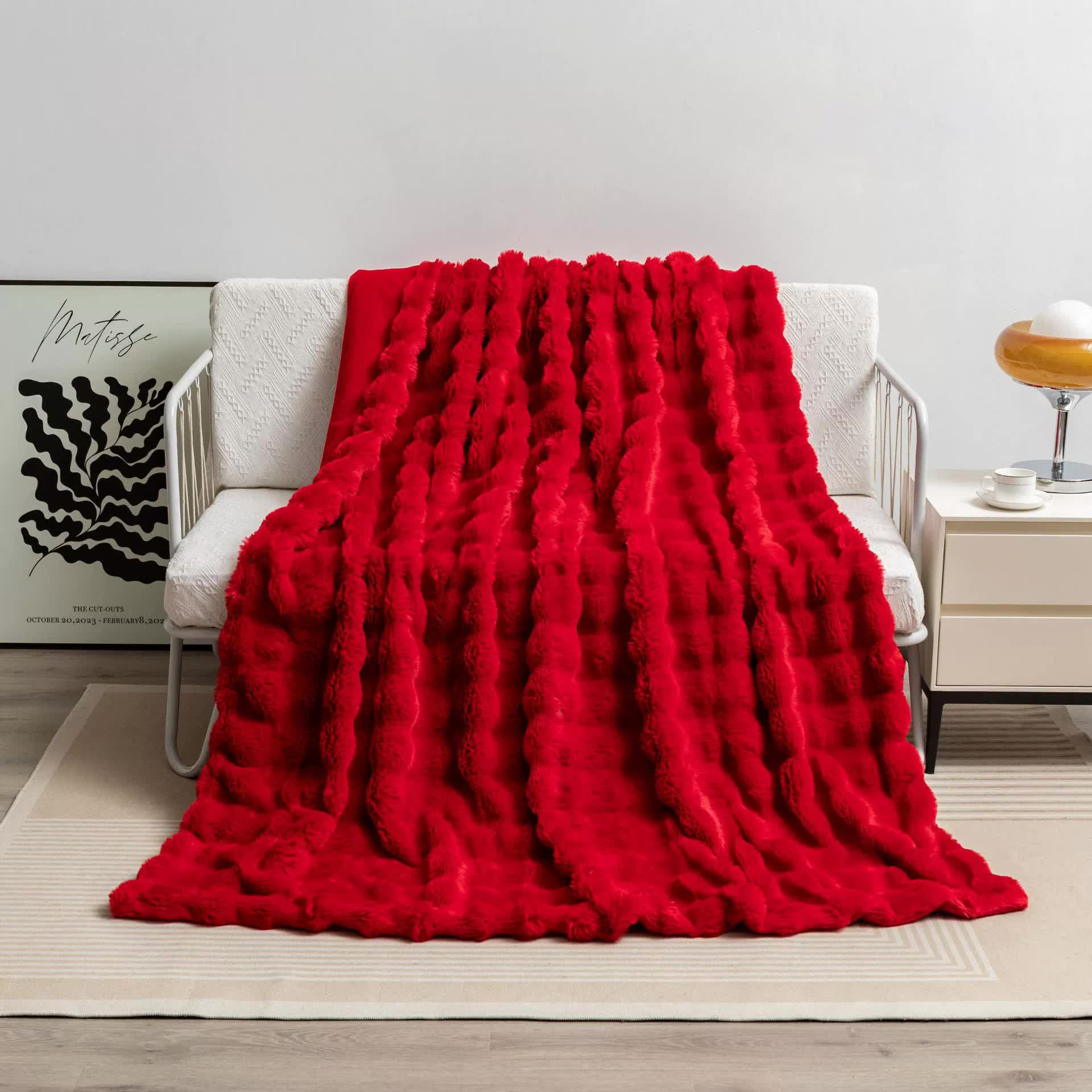 V888-ELOSUNG18044-225836-00 Red 100*160cm Plush Toscana Throw Blanket - Soft Flannel Fleece for All Seasons, Perfect for Couch & Bed - Image 1