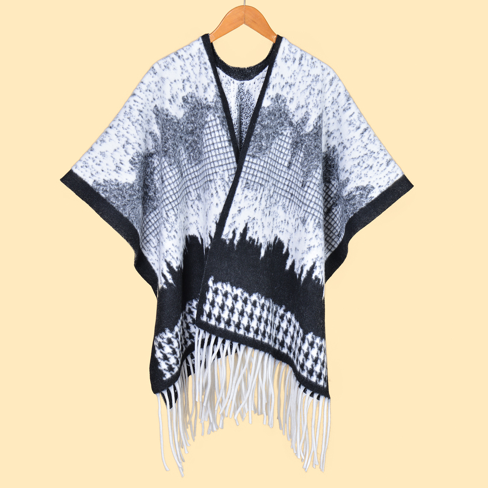V888-ELOSUNG19683-202503111121-00 Far Hills Chidori Black and White Elegant Autumn Winter Shawl - Artistic Split-Design Knit Cloak with Oil Painting Style - Image 1